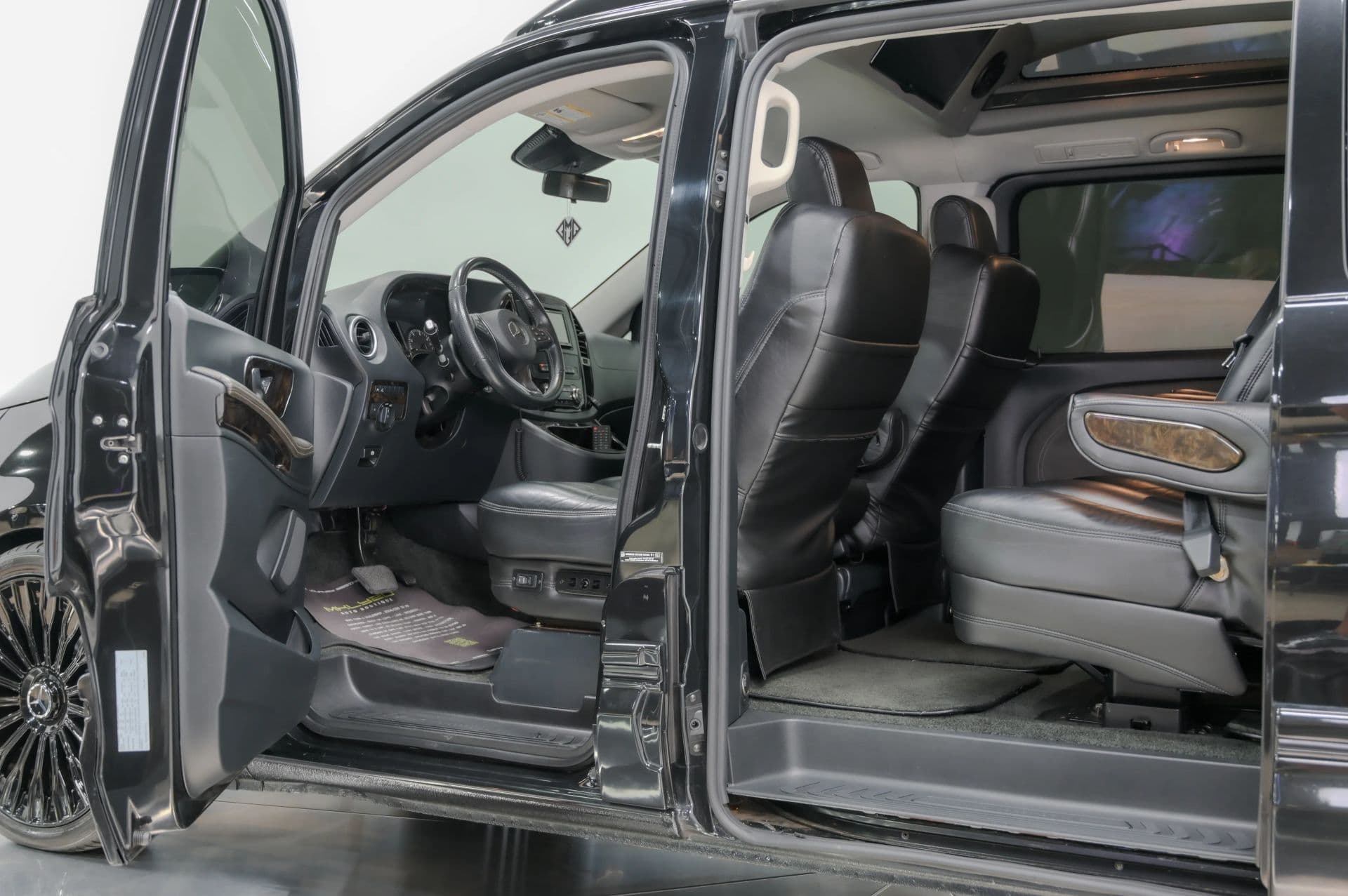 2018 Mercedes-Benz Metris Passenger Van 4D - thumbnail 41