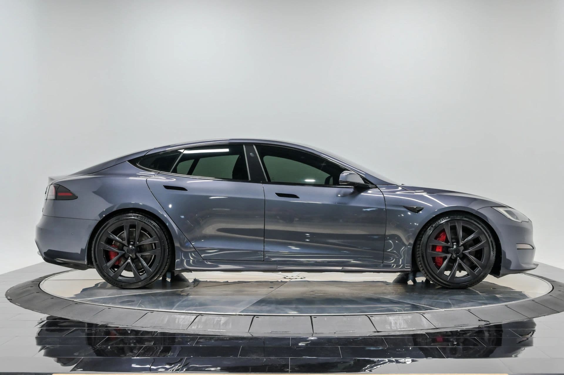 2022 Tesla Model S Plaid Sedan 4D - thumbnail 9