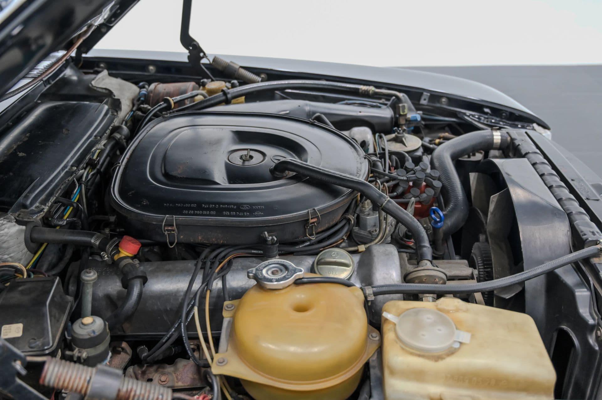 1979 Mercedes SLC - thumbnail 41