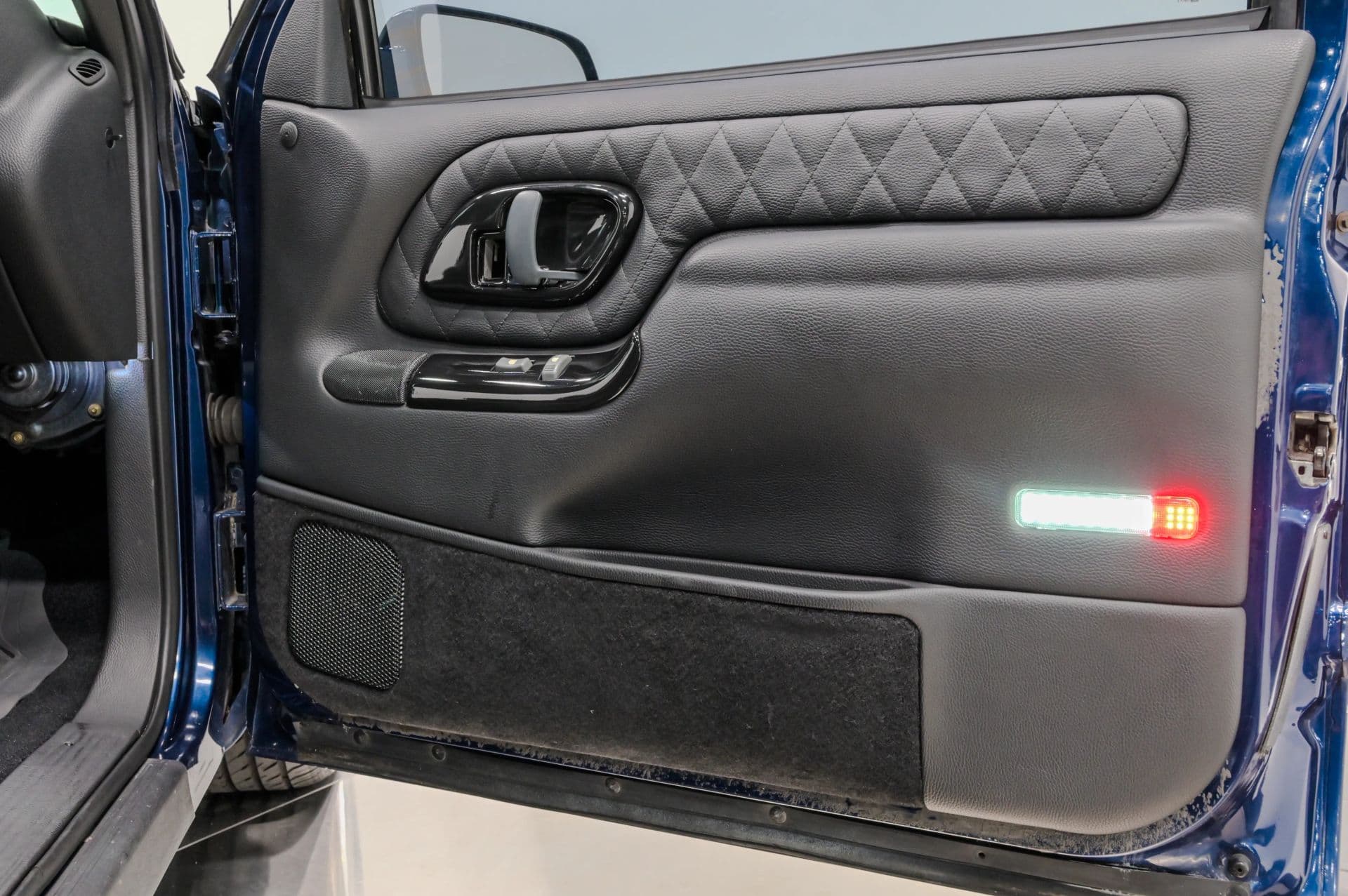 1997 Chevrolet Tahoe Sport Utility 2D - thumbnail 30