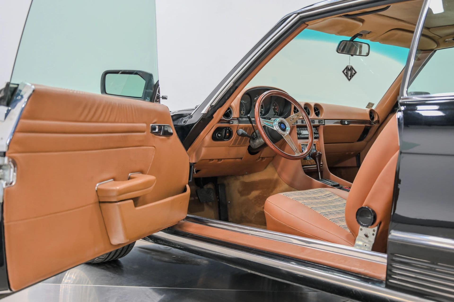 1979 Mercedes SLC - thumbnail 27