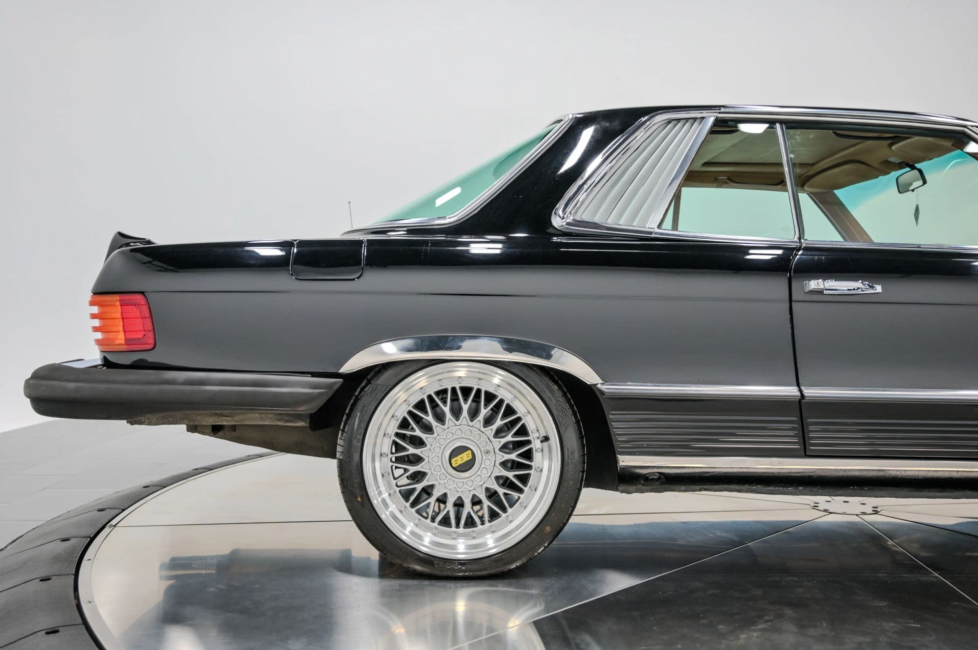 1979 Mercedes SLC - thumbnail 21