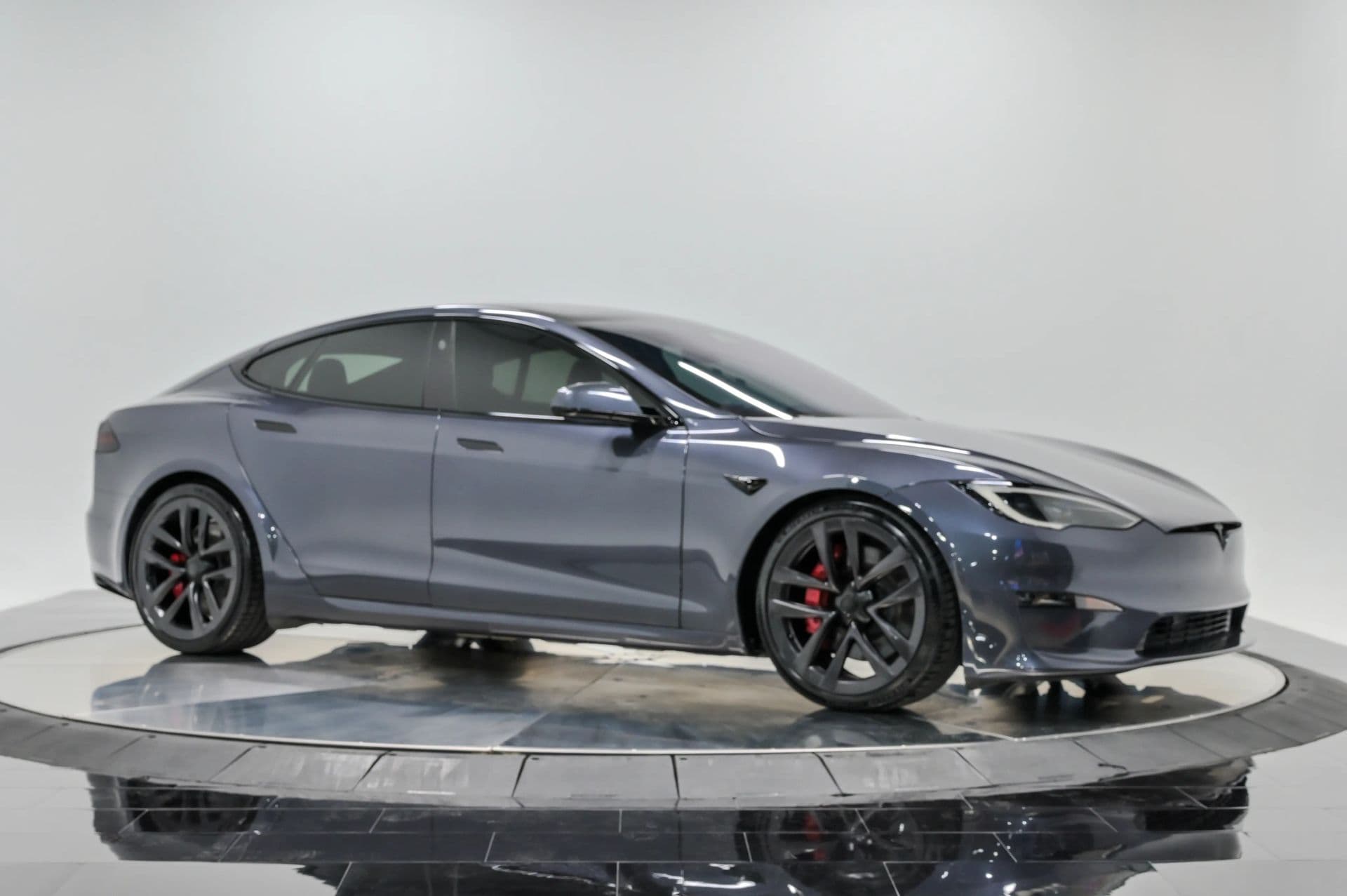 2022 Tesla Model S Plaid Sedan 4D - thumbnail 10