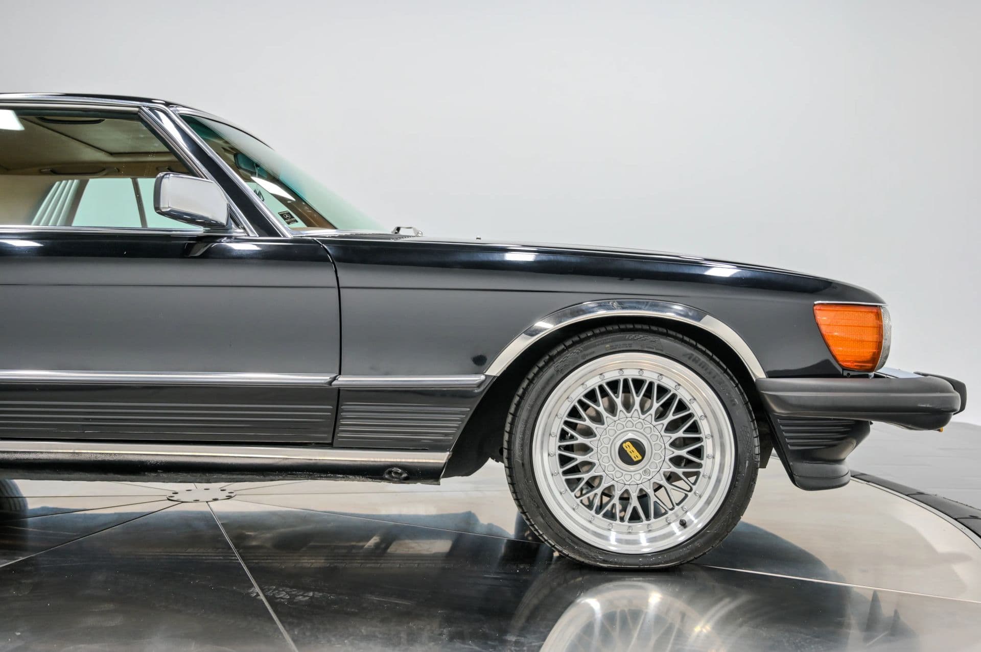 1979 Mercedes SLC - thumbnail 22