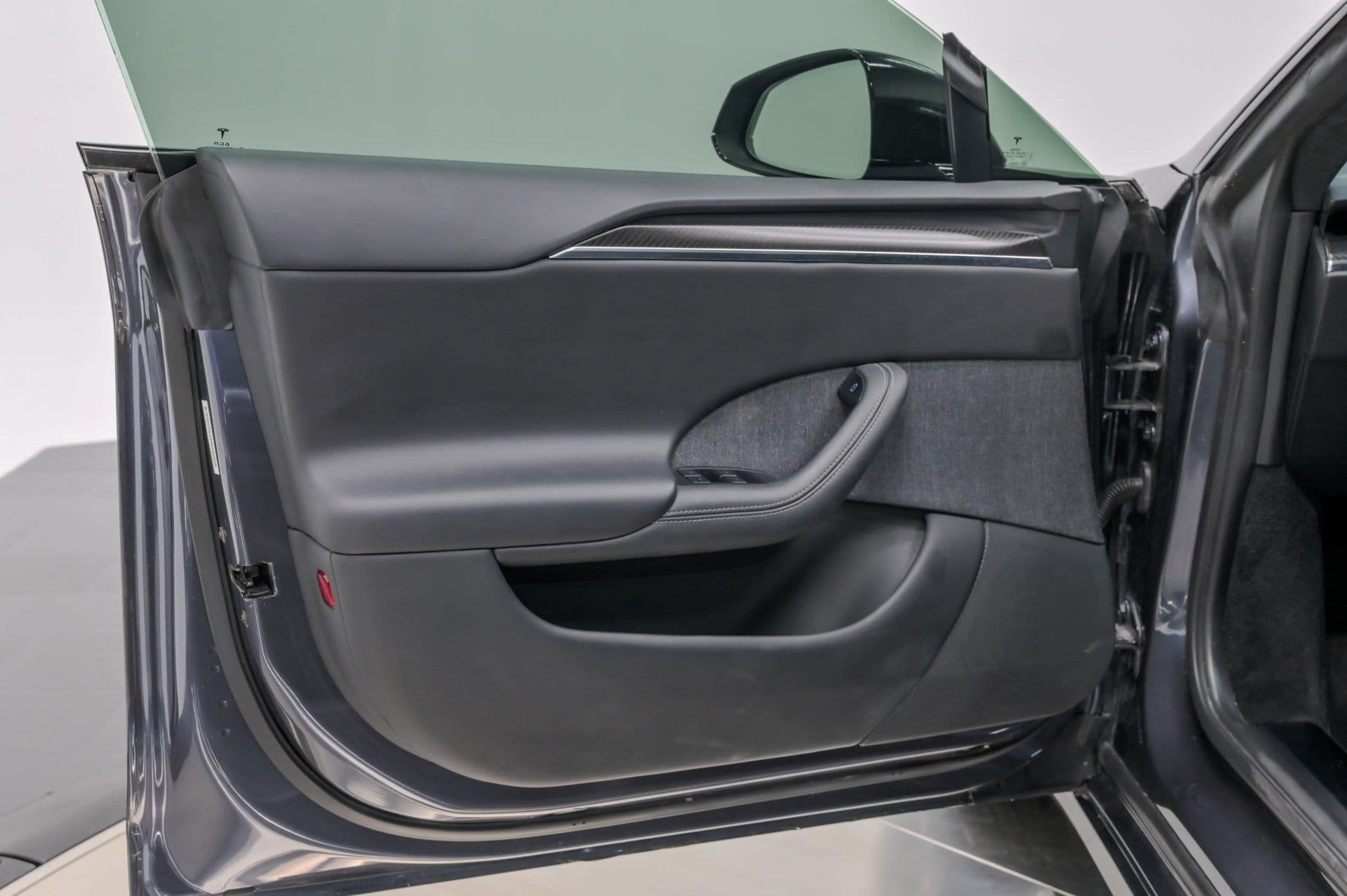 2022 Tesla Model S Plaid Sedan 4D - thumbnail 28