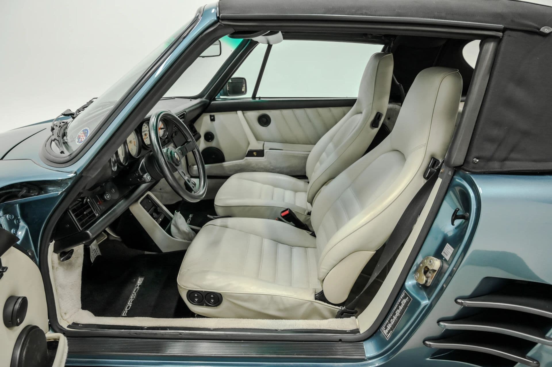 1987 Porsche 911 2D Cabriolet - thumbnail 36
