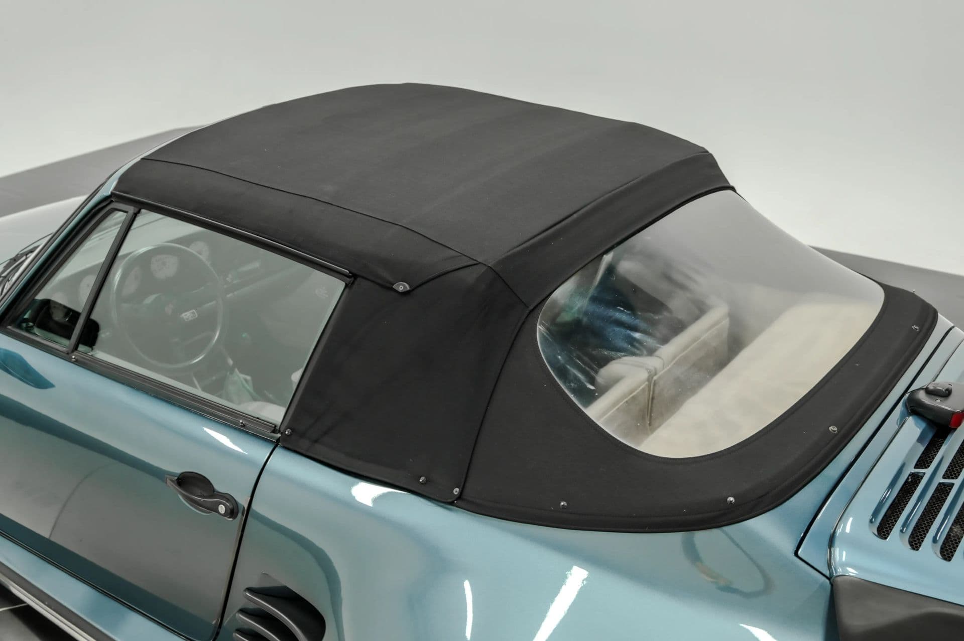 1987 Porsche 911 2D Cabriolet - thumbnail 32