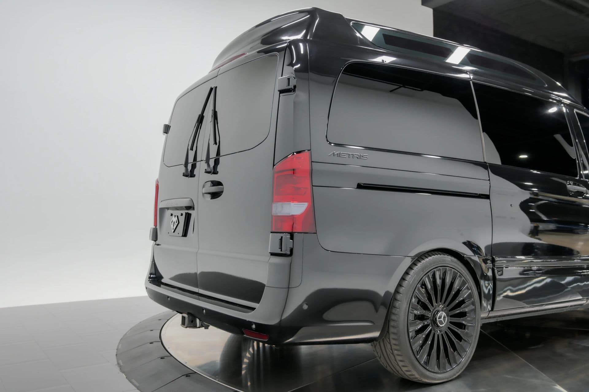 2018 Mercedes-Benz Metris Passenger Van 4D - thumbnail 24