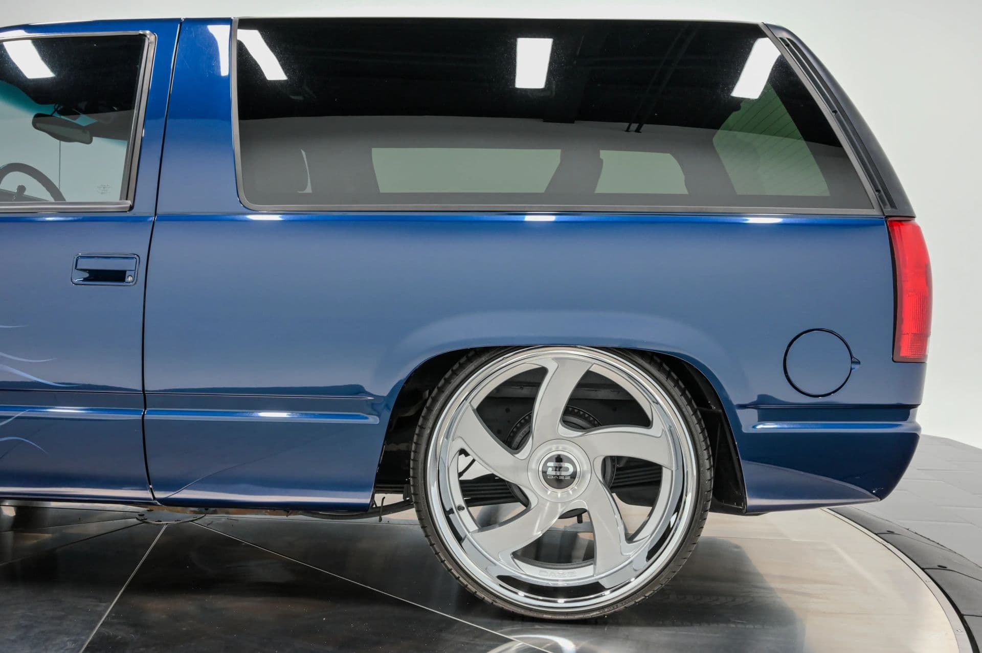 1997 Chevrolet Tahoe Sport Utility 2D - thumbnail 19