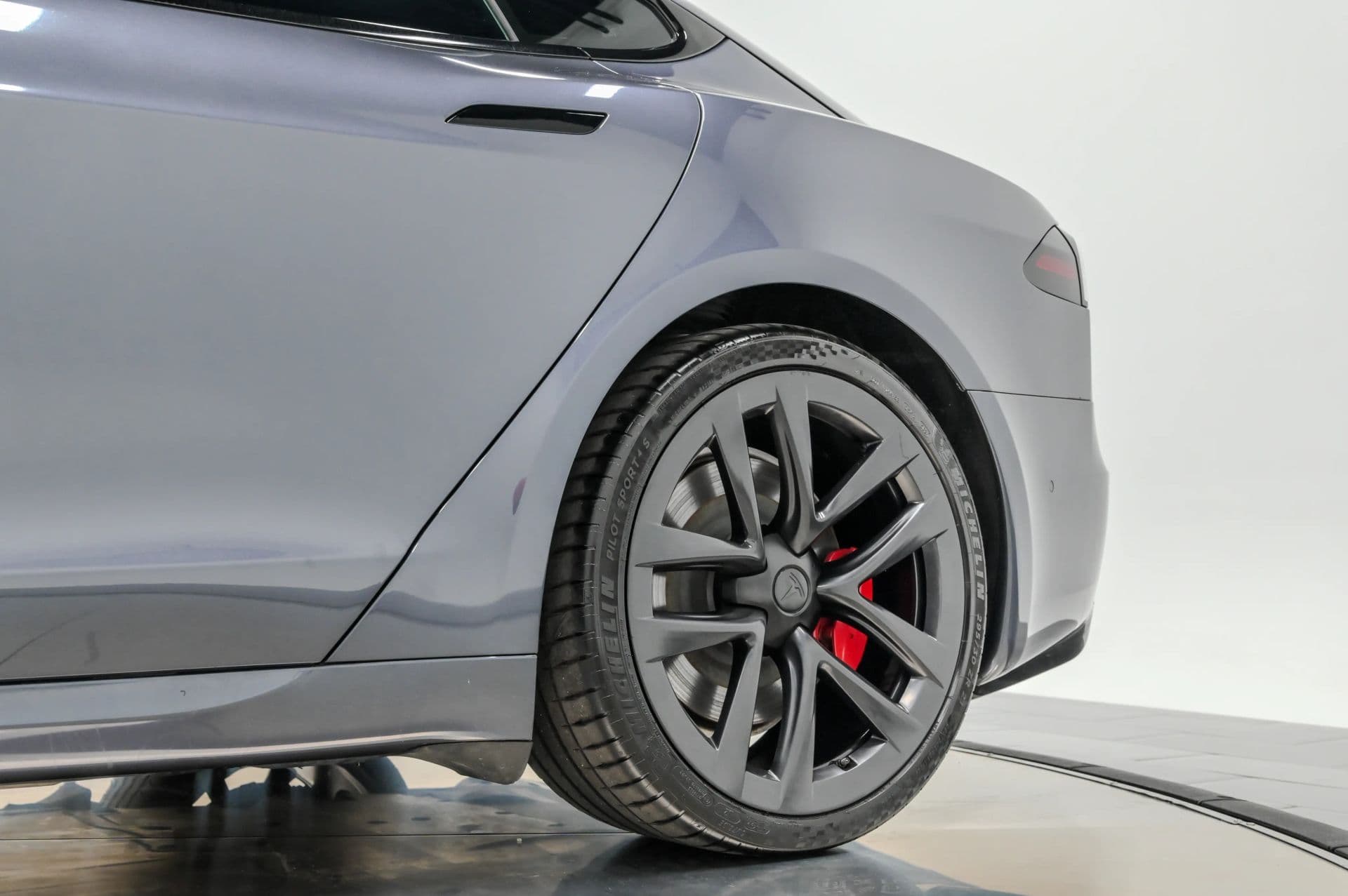 2022 Tesla Model S Plaid Sedan 4D - thumbnail 21