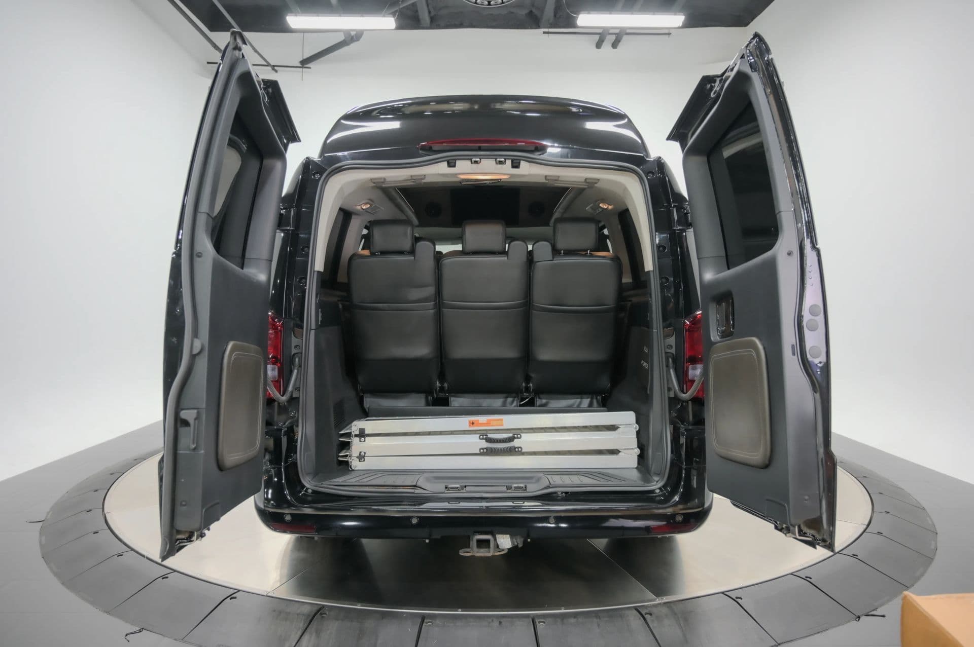2018 Mercedes-Benz Metris Passenger Van 4D - thumbnail 42