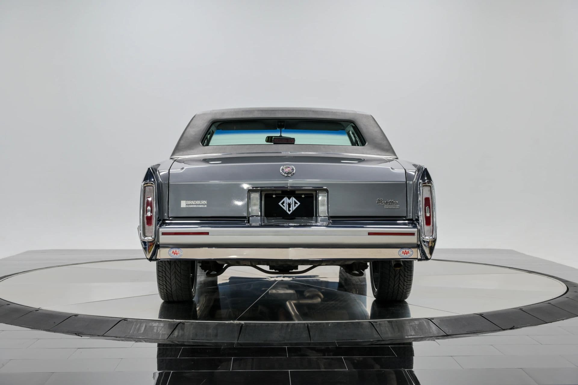 1991 Cadillac Brougham 4D Sedan RWD - thumbnail 6