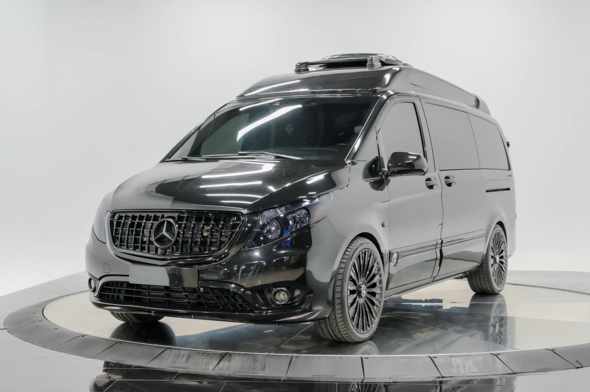 2018 Mercedes-Benz Metris Passenger Van 4D - thumbnail 1