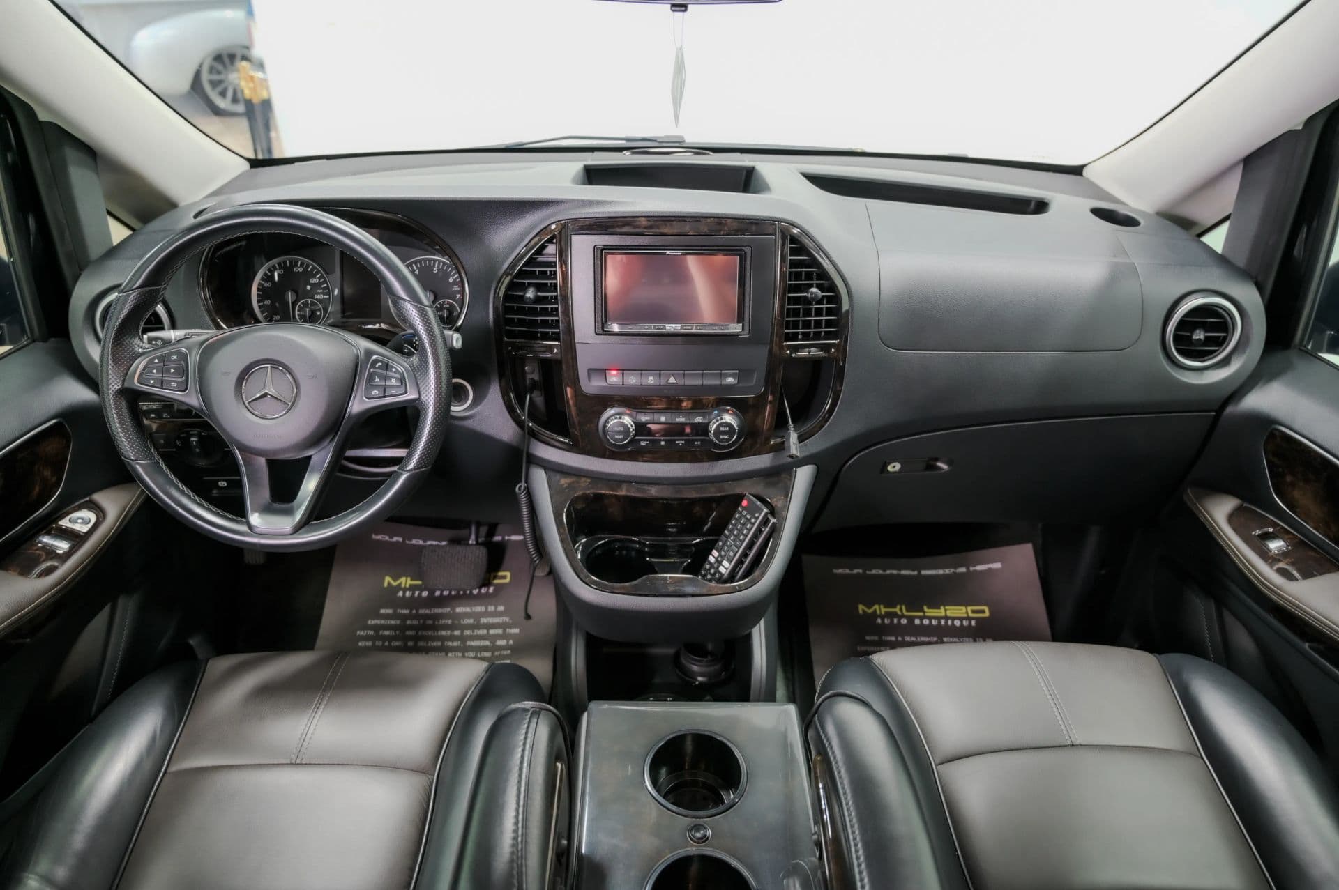 2018 Mercedes-Benz Metris Passenger Van 4D - thumbnail 31