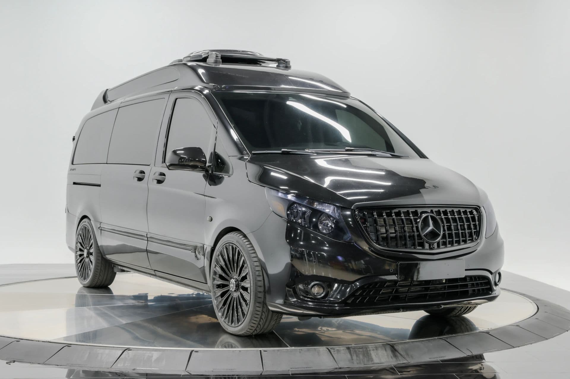 2018 Mercedes-Benz Metris Passenger Van 4D - thumbnail 11