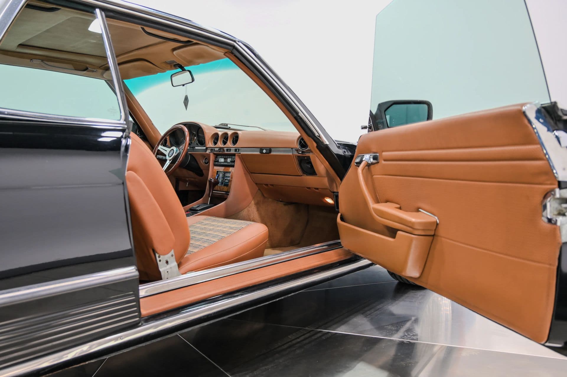 1979 Mercedes SLC - thumbnail 35