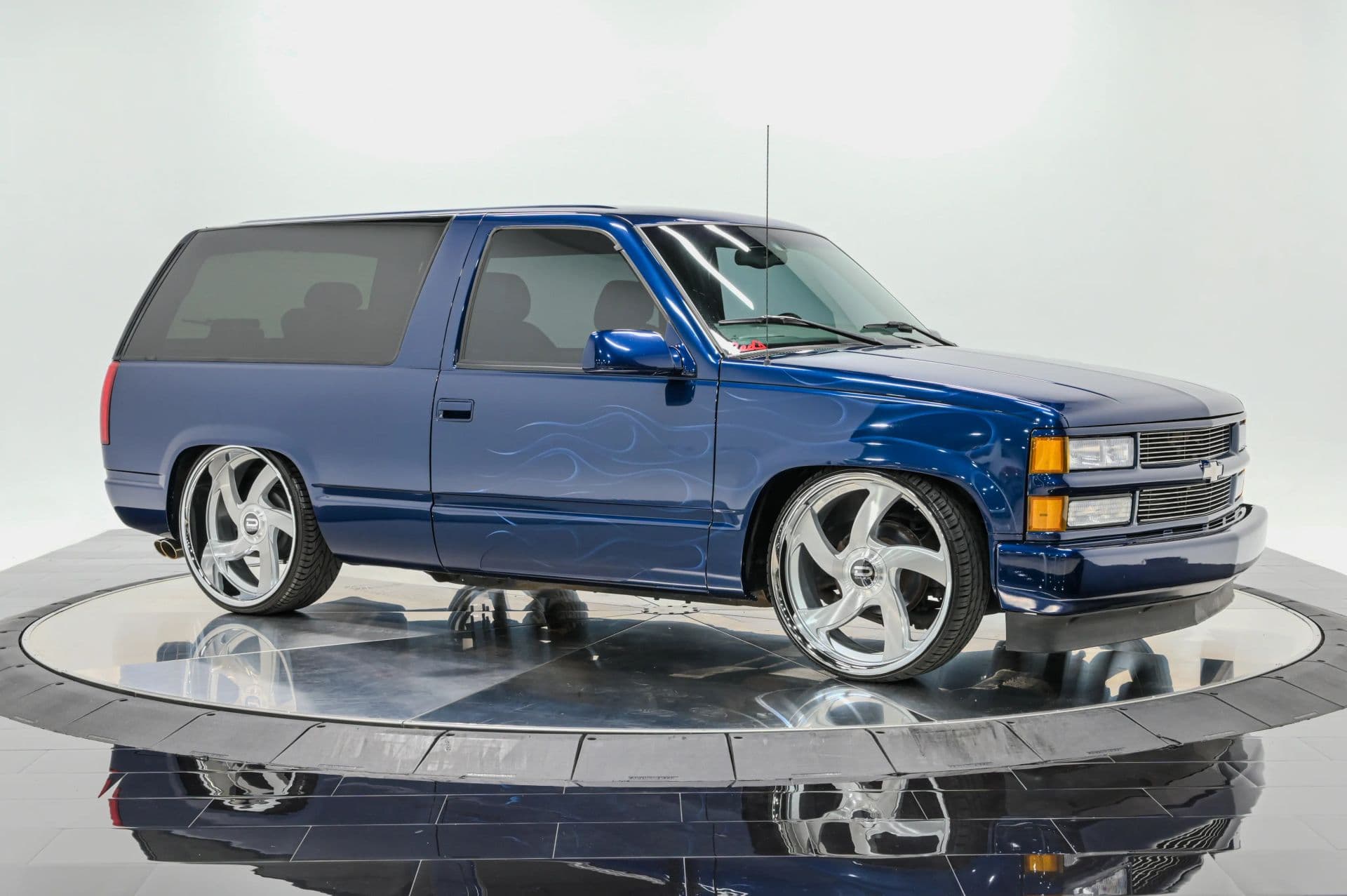 1997 Chevrolet Tahoe Sport Utility 2D - thumbnail 11