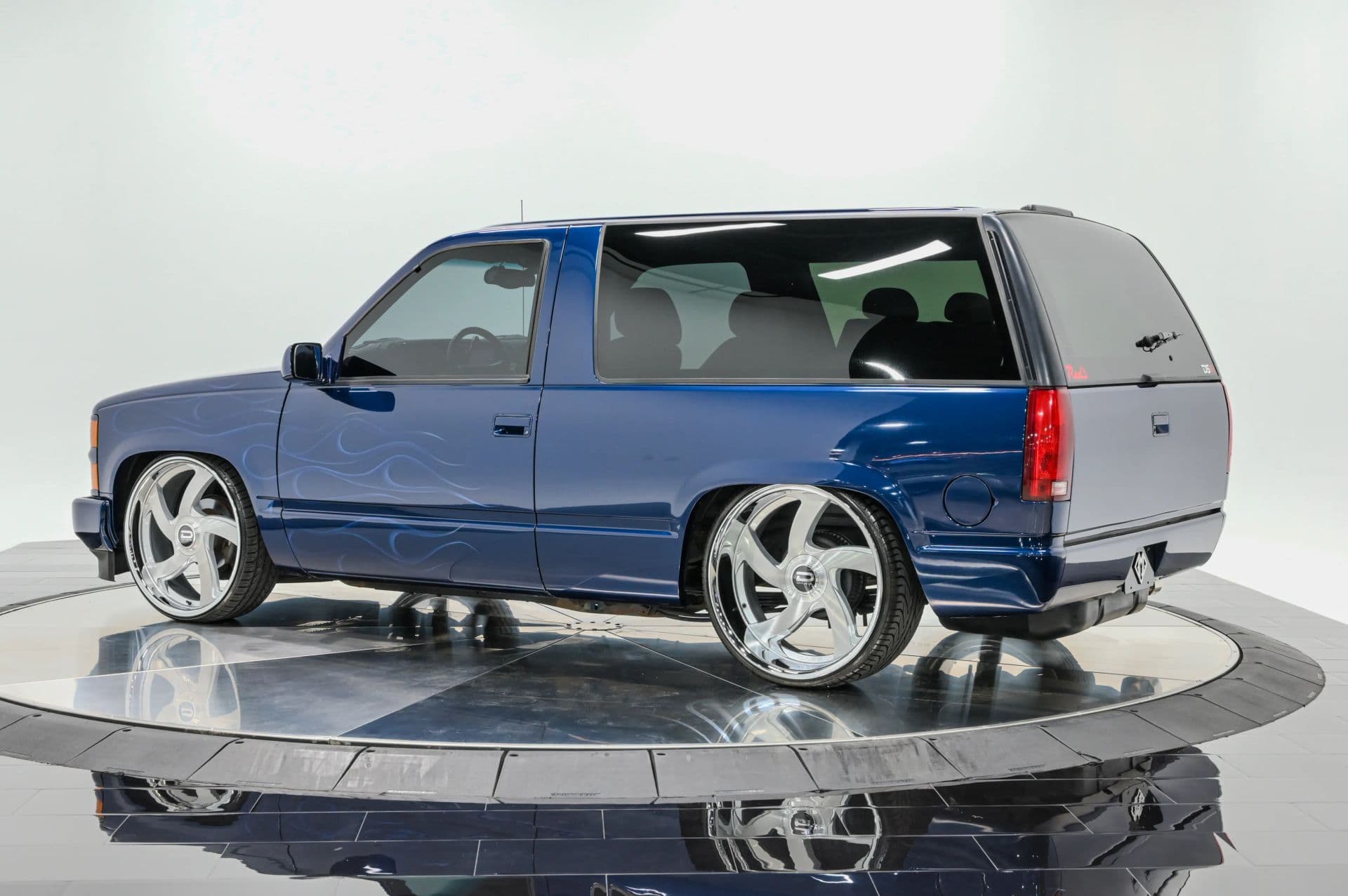 1997 Chevrolet Tahoe Sport Utility 2D - thumbnail 5