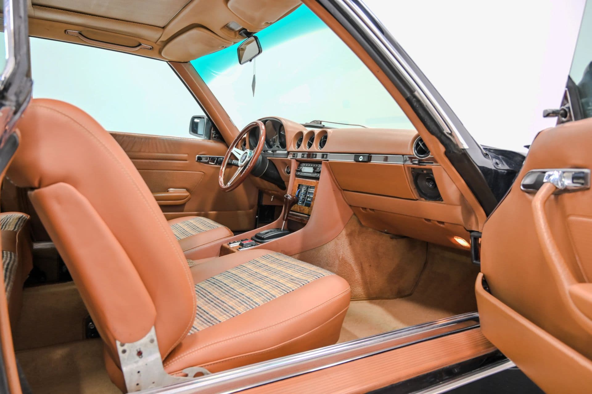 1979 Mercedes SLC - thumbnail 36