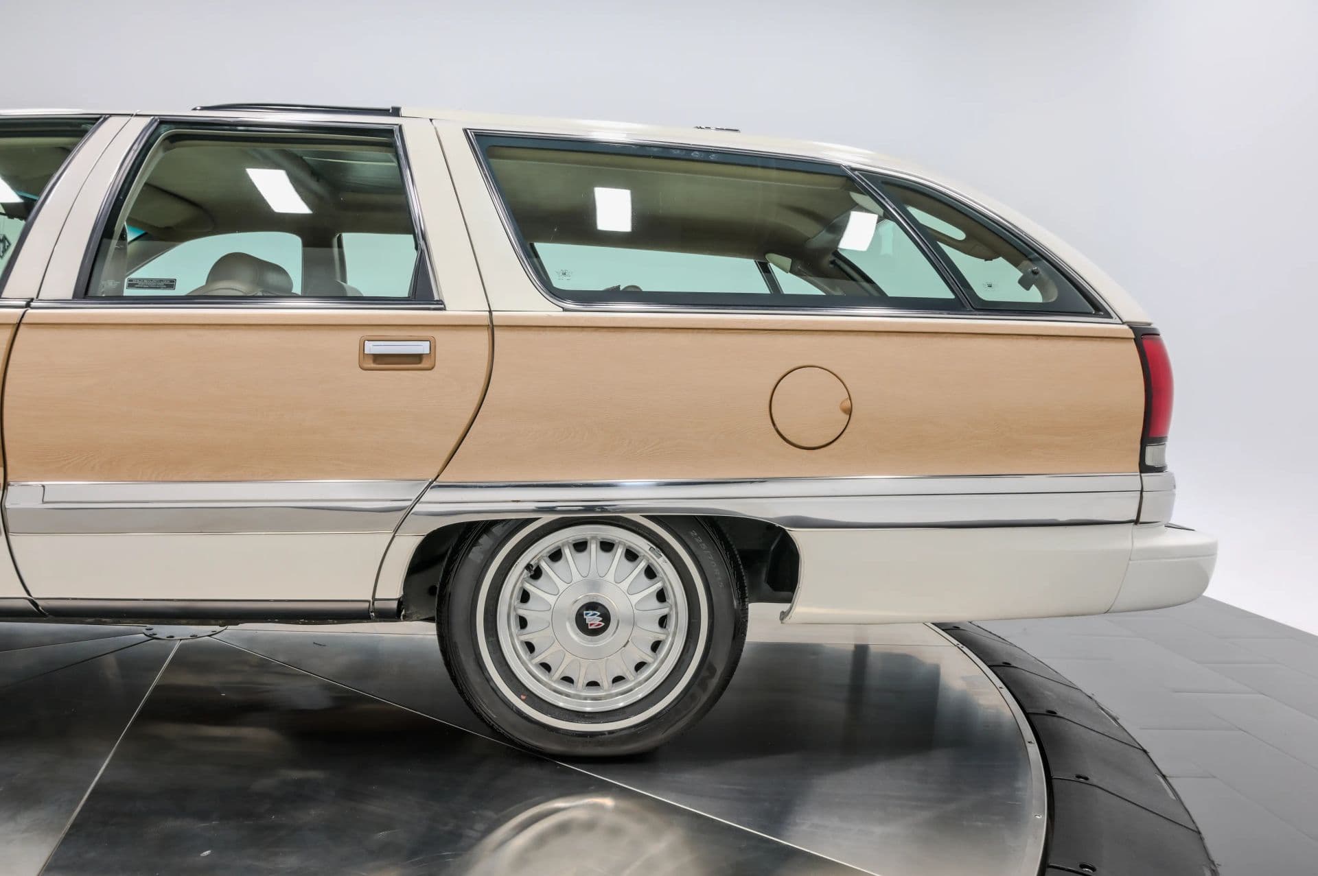 1993 Buick Roadmaster Estate Wagon 4D - thumbnail 18