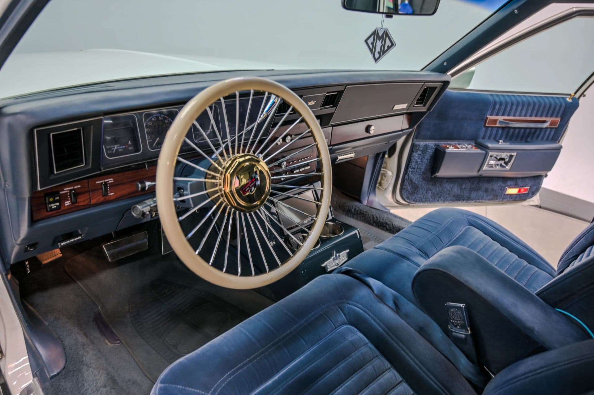 1989 Chevrolet Caprice Classic Brougham 4D Sedan - thumbnail 30