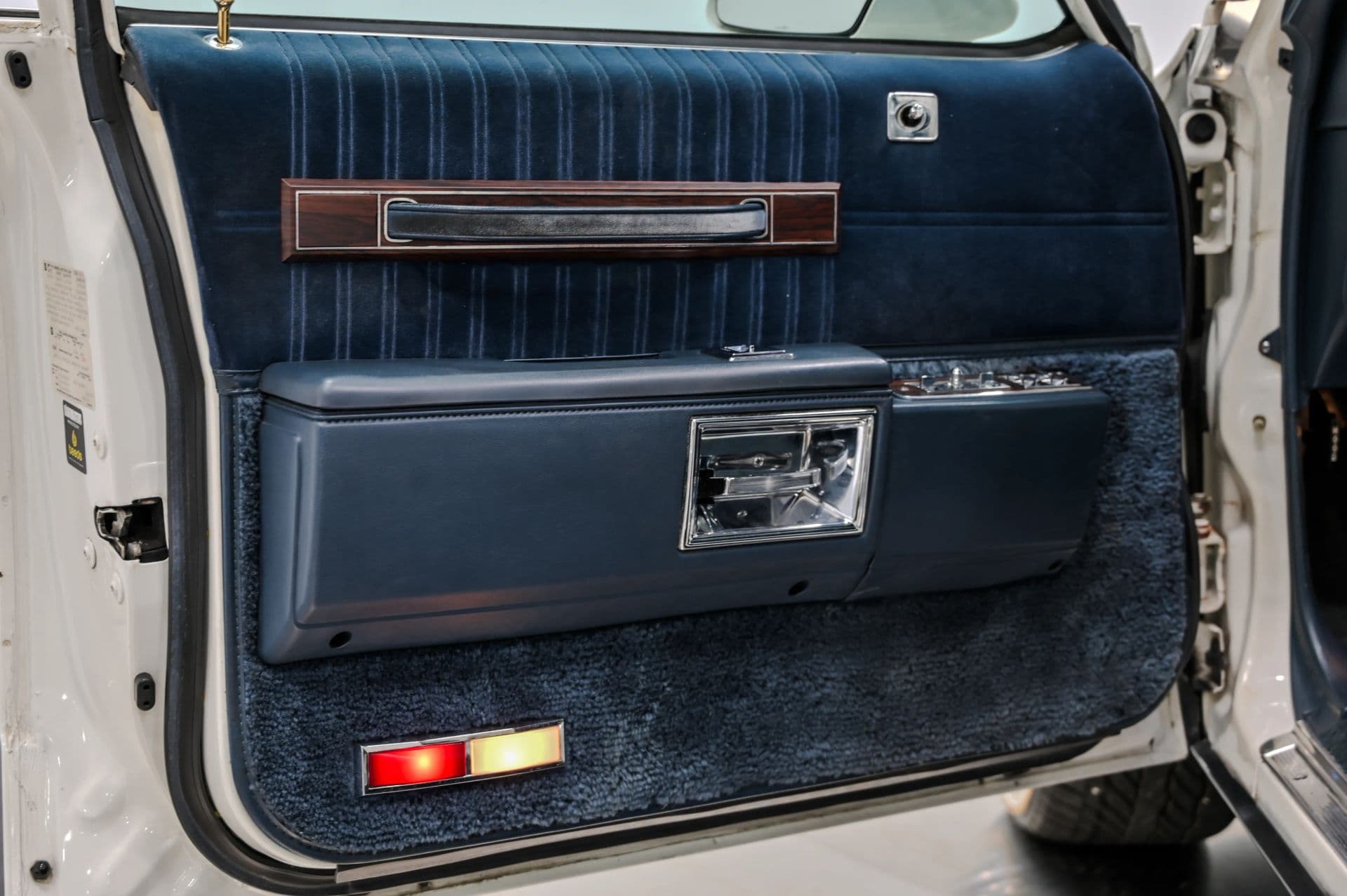 1989 Chevrolet Caprice Classic Brougham 4D Sedan - thumbnail 28