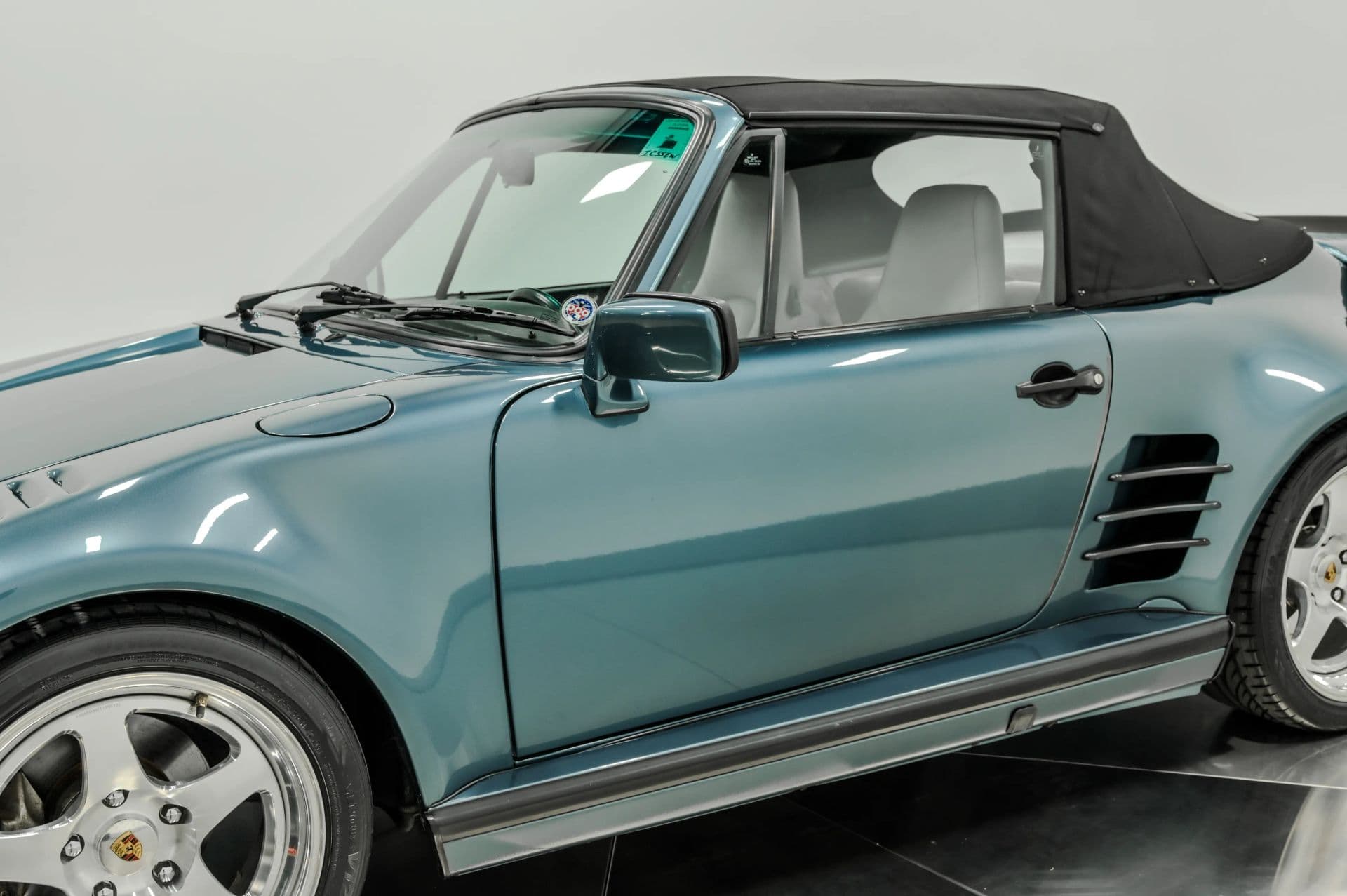 1987 Porsche 911 2D Cabriolet - thumbnail 22