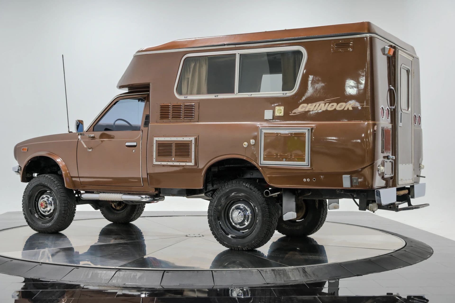 1978 Toyota Chinook - thumbnail 3