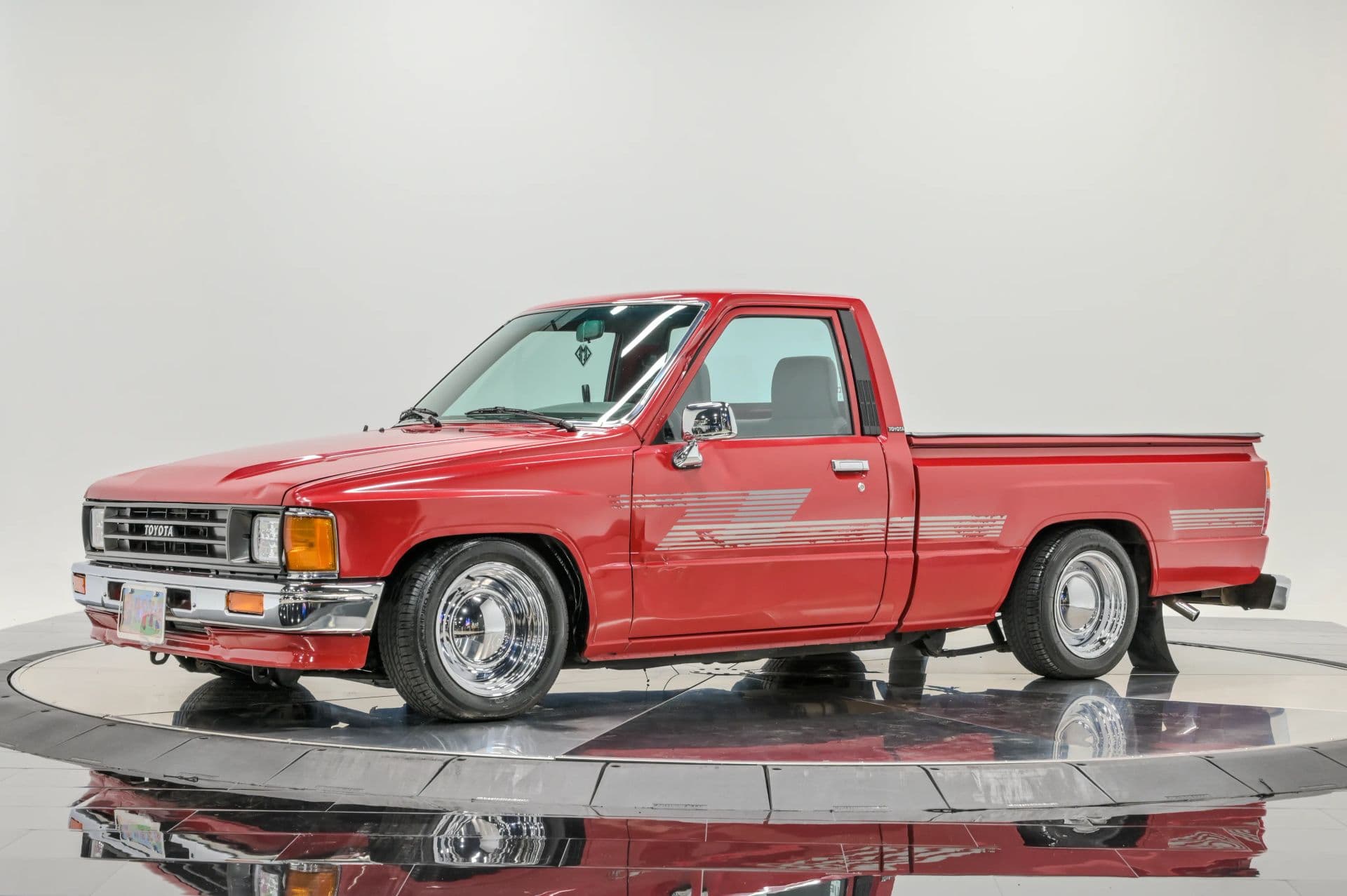 1987 Toyota Pickup Base Short Bed - thumbnail 2