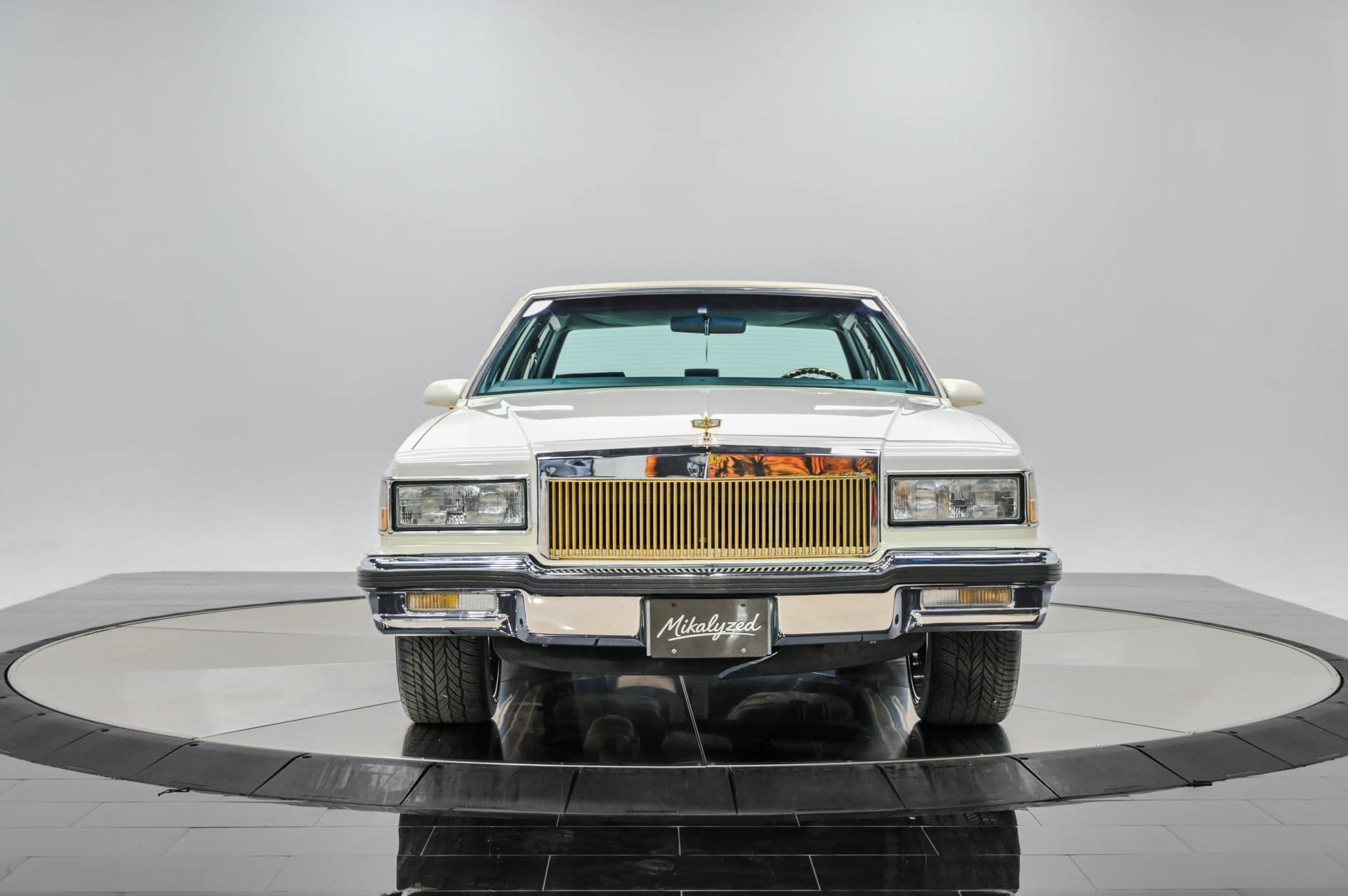 1989 Chevrolet Caprice Classic Brougham 4D Sedan - thumbnail 10