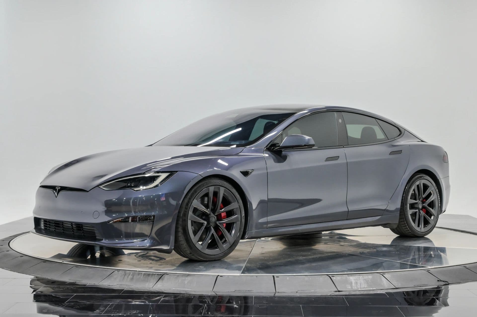 2022 Tesla Model S Plaid Sedan 4D - thumbnail 2