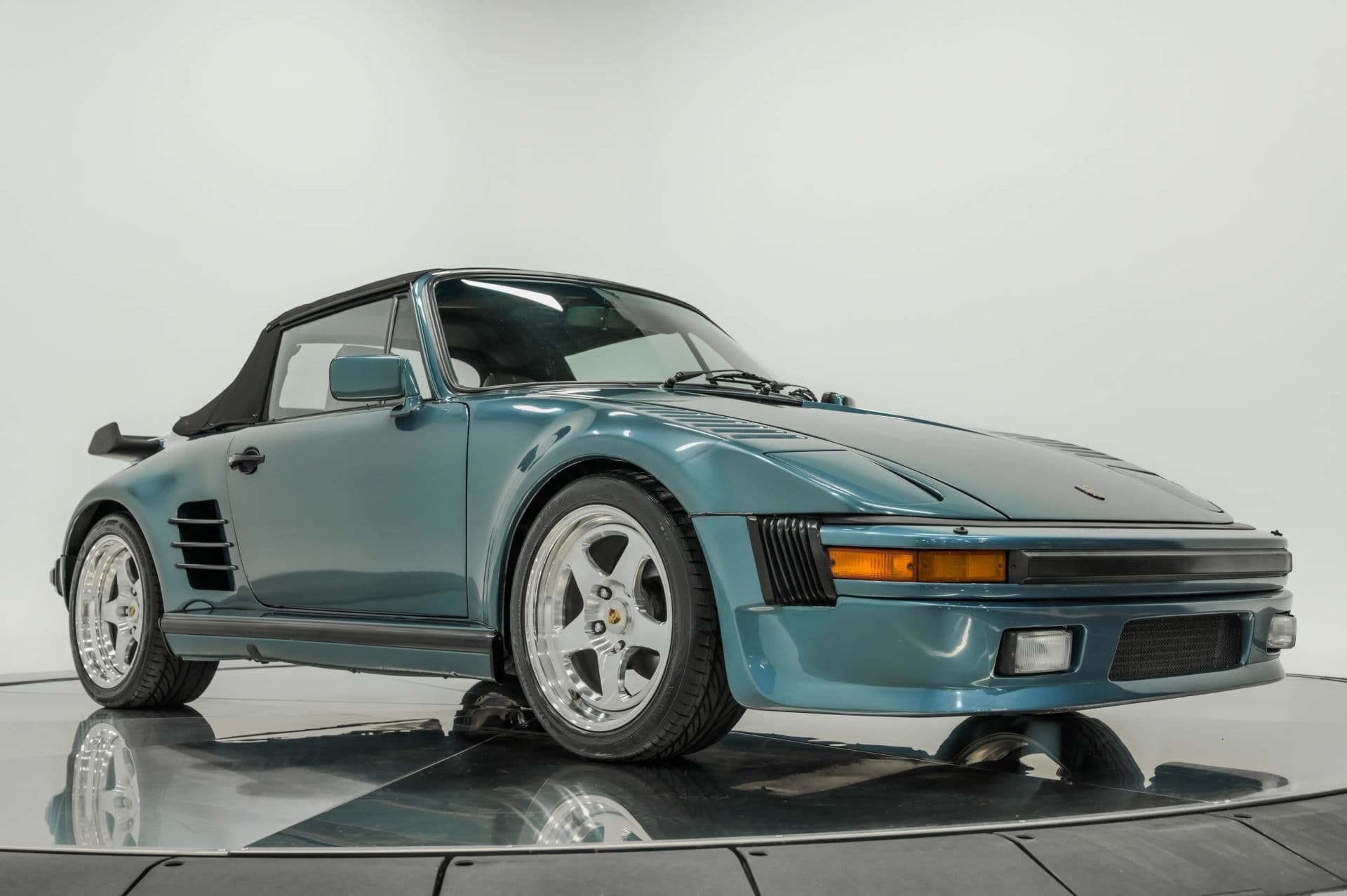 1987 Porsche 911 2D Cabriolet - thumbnail 16
