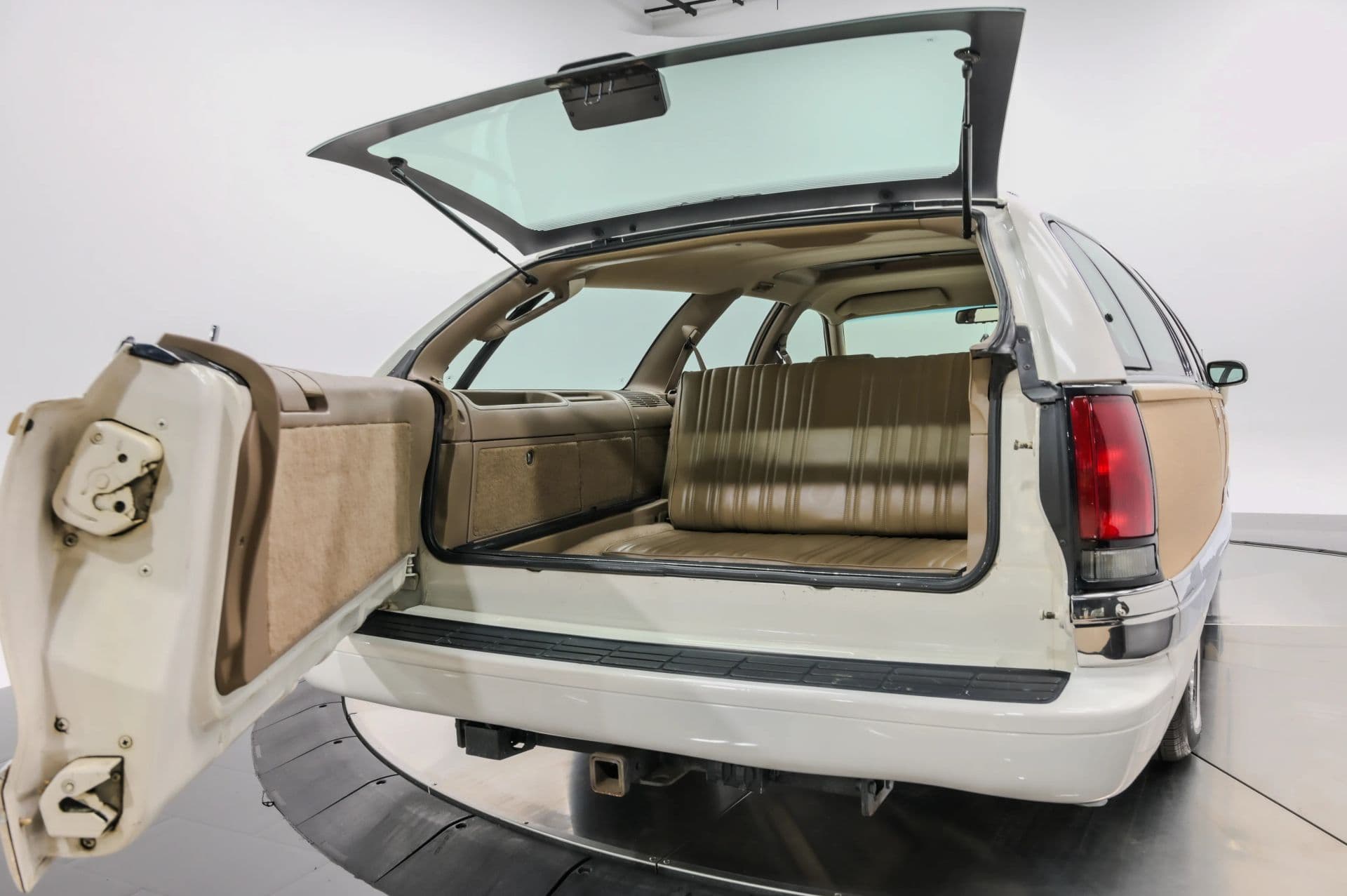 1993 Buick Roadmaster Estate Wagon 4D - thumbnail 39
