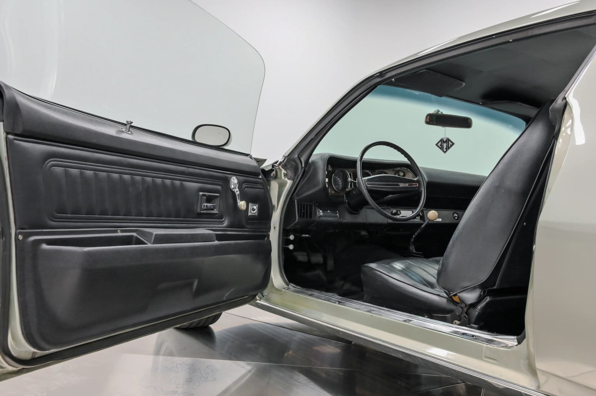 1972 Chevrolet Camaro Z28 - thumbnail 32