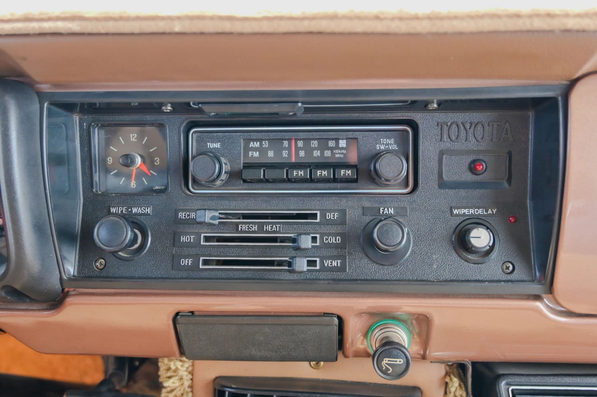 1978 Toyota Chinook - thumbnail 37