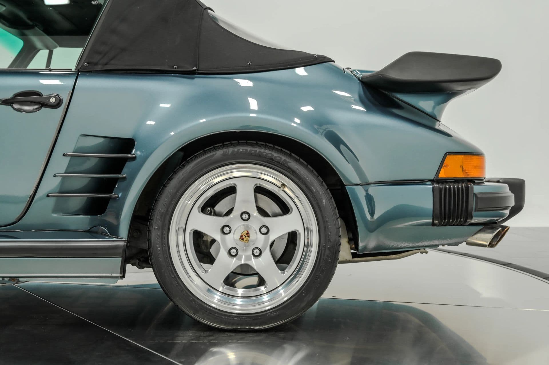 1987 Porsche 911 2D Cabriolet - thumbnail 25