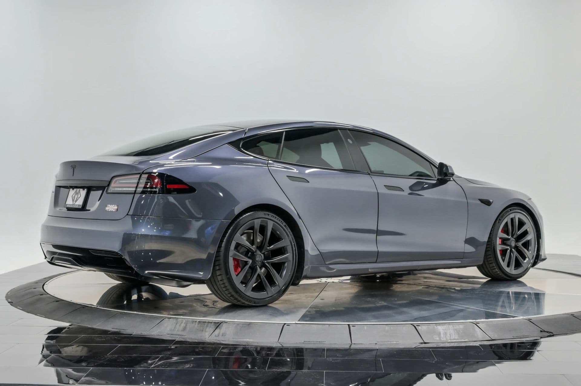 2022 Tesla Model S Plaid Sedan 4D - thumbnail 8