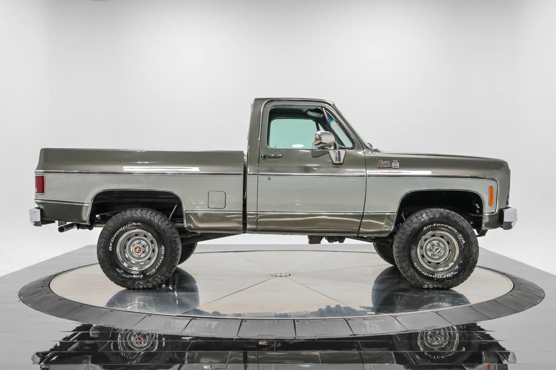 1979 GMC Sierra Grande Pick Up - thumbnail 9