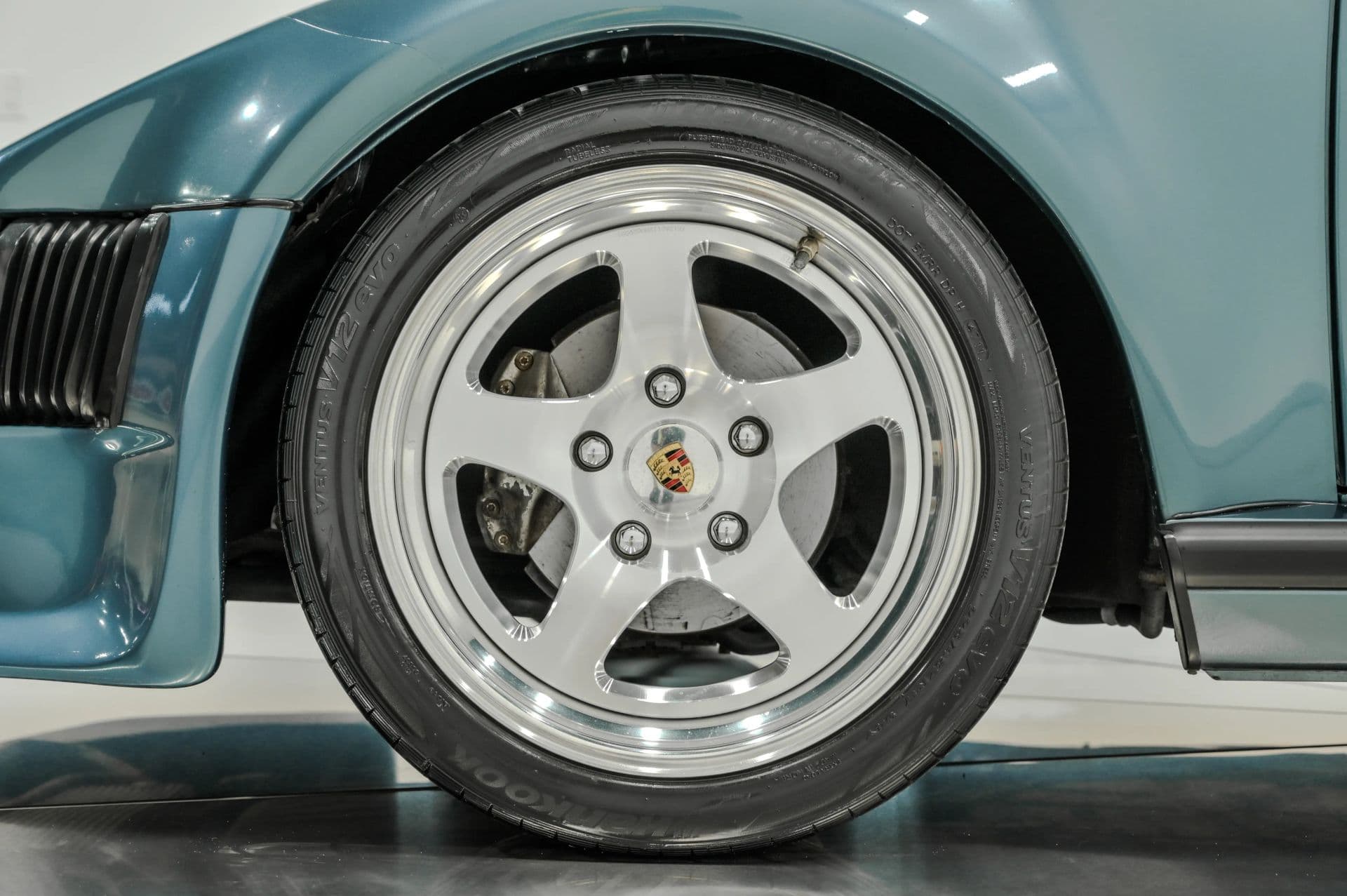 1987 Porsche 911 2D Cabriolet - thumbnail 20