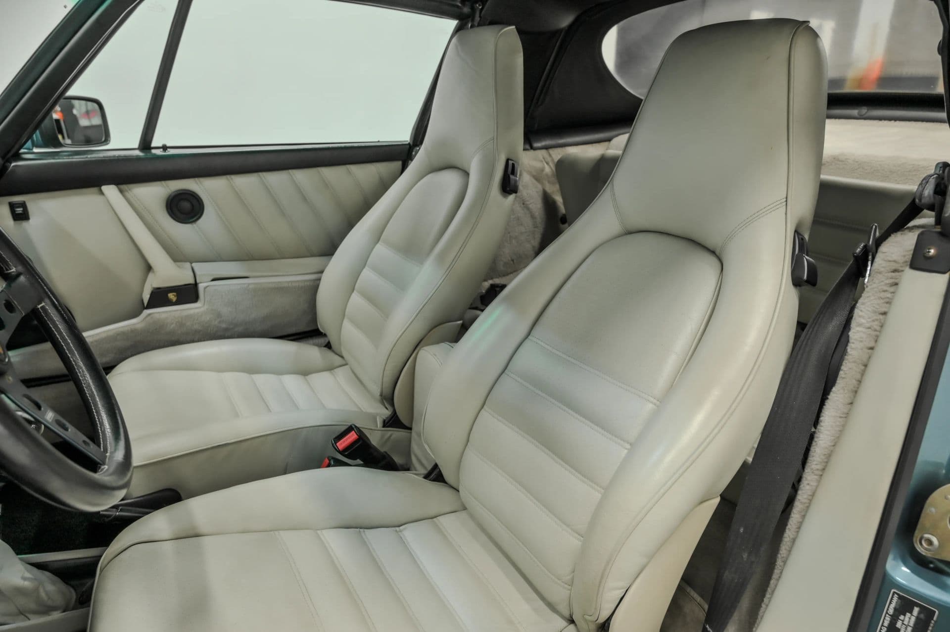 1987 Porsche 911 2D Cabriolet - thumbnail 38