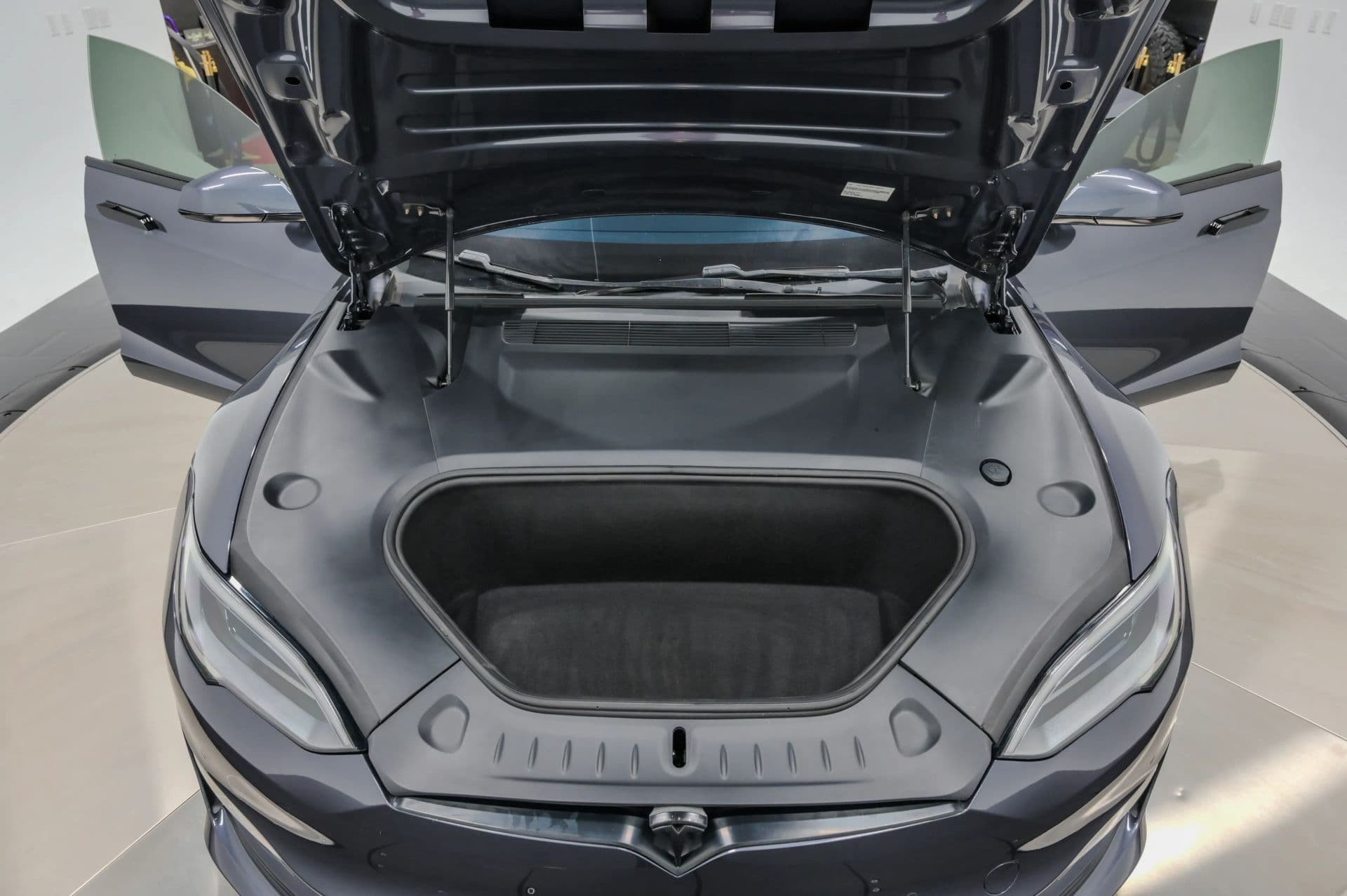 2022 Tesla Model S Plaid Sedan 4D - thumbnail 40