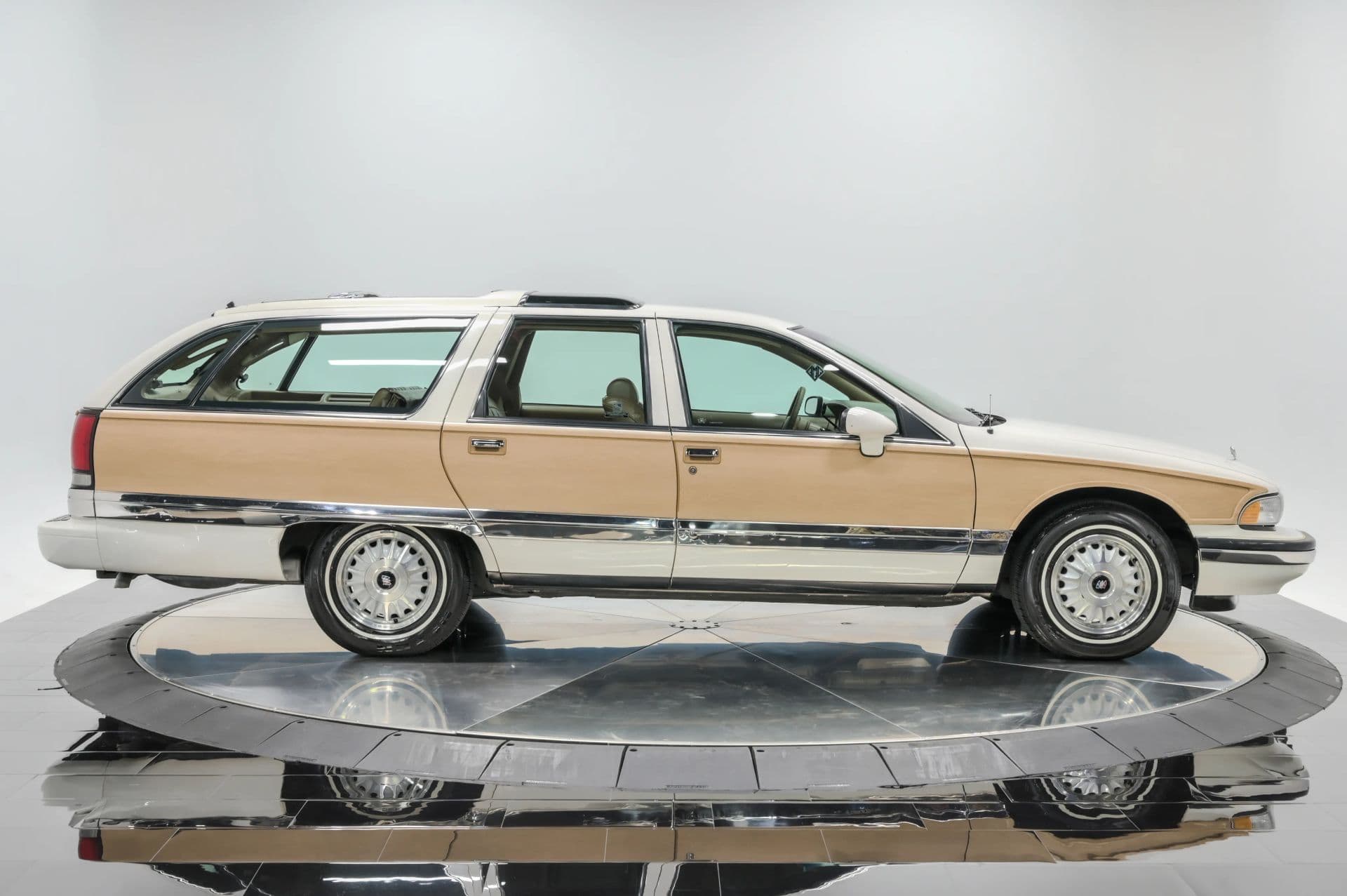 1993 Buick Roadmaster Estate Wagon 4D - thumbnail 9