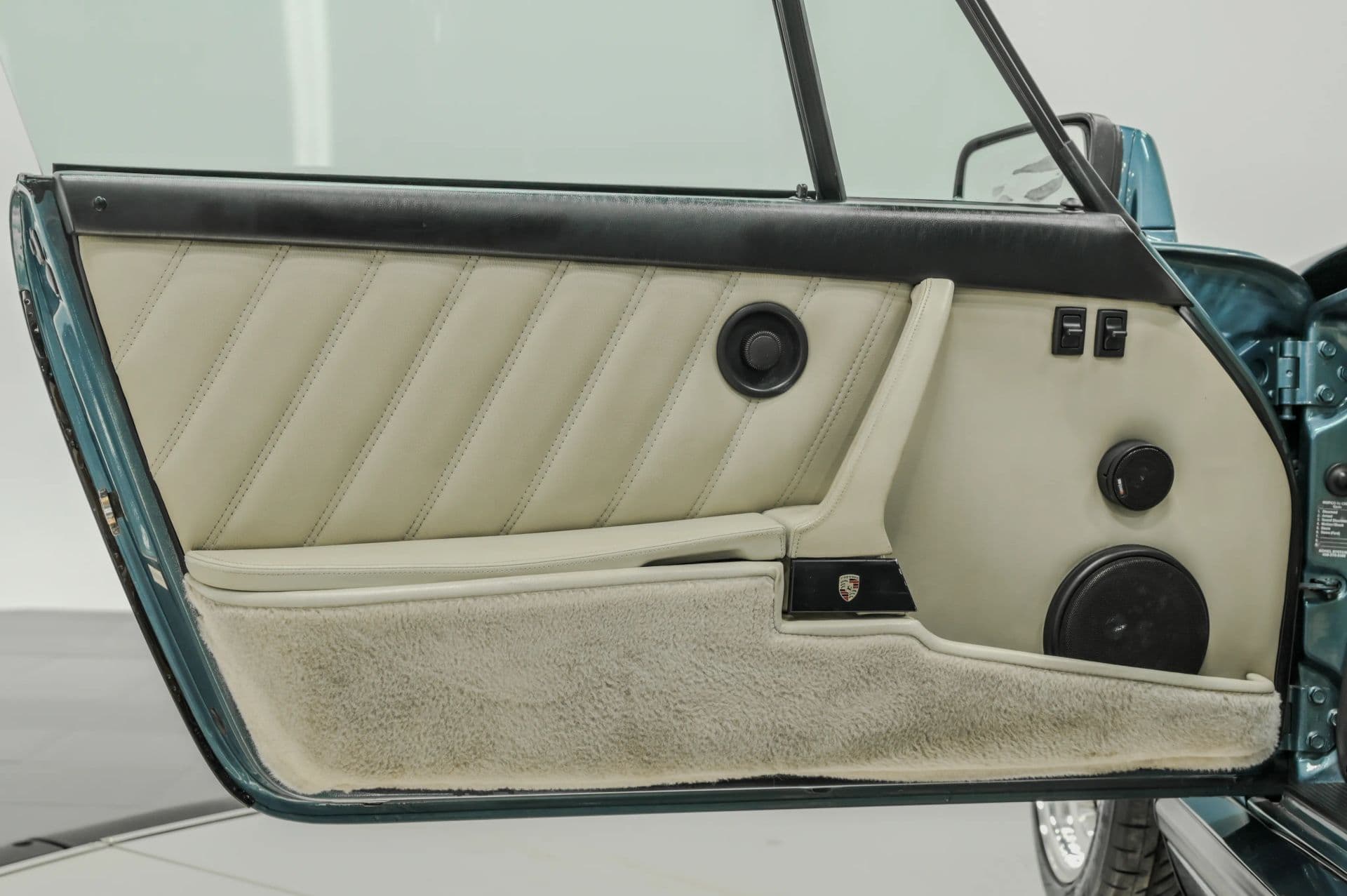 1987 Porsche 911 2D Cabriolet - thumbnail 37