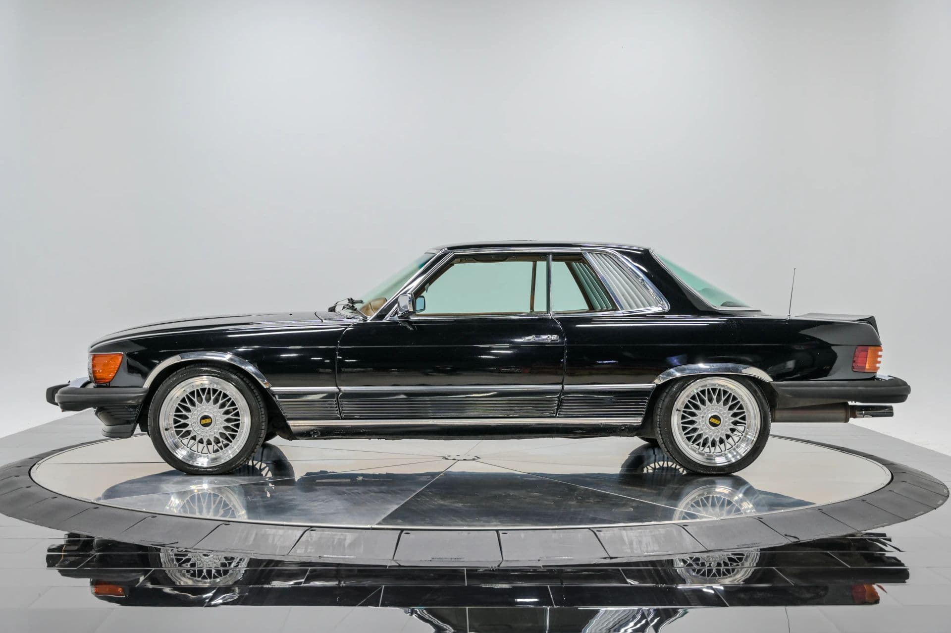1979 Mercedes SLC - thumbnail 4