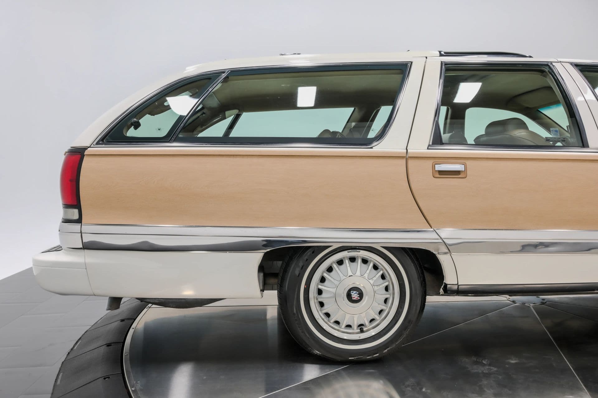 1993 Buick Roadmaster Estate Wagon 4D - thumbnail 22