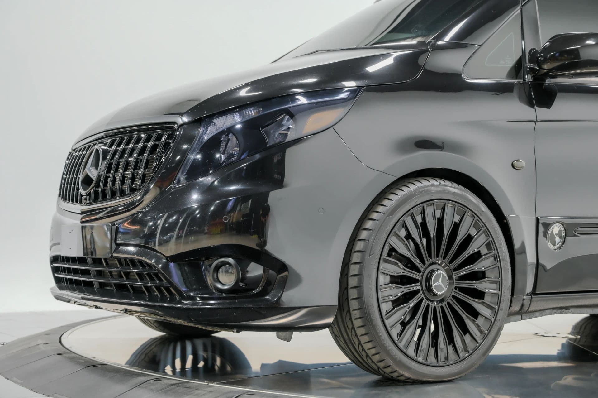 2018 Mercedes-Benz Metris Passenger Van 4D - thumbnail 13