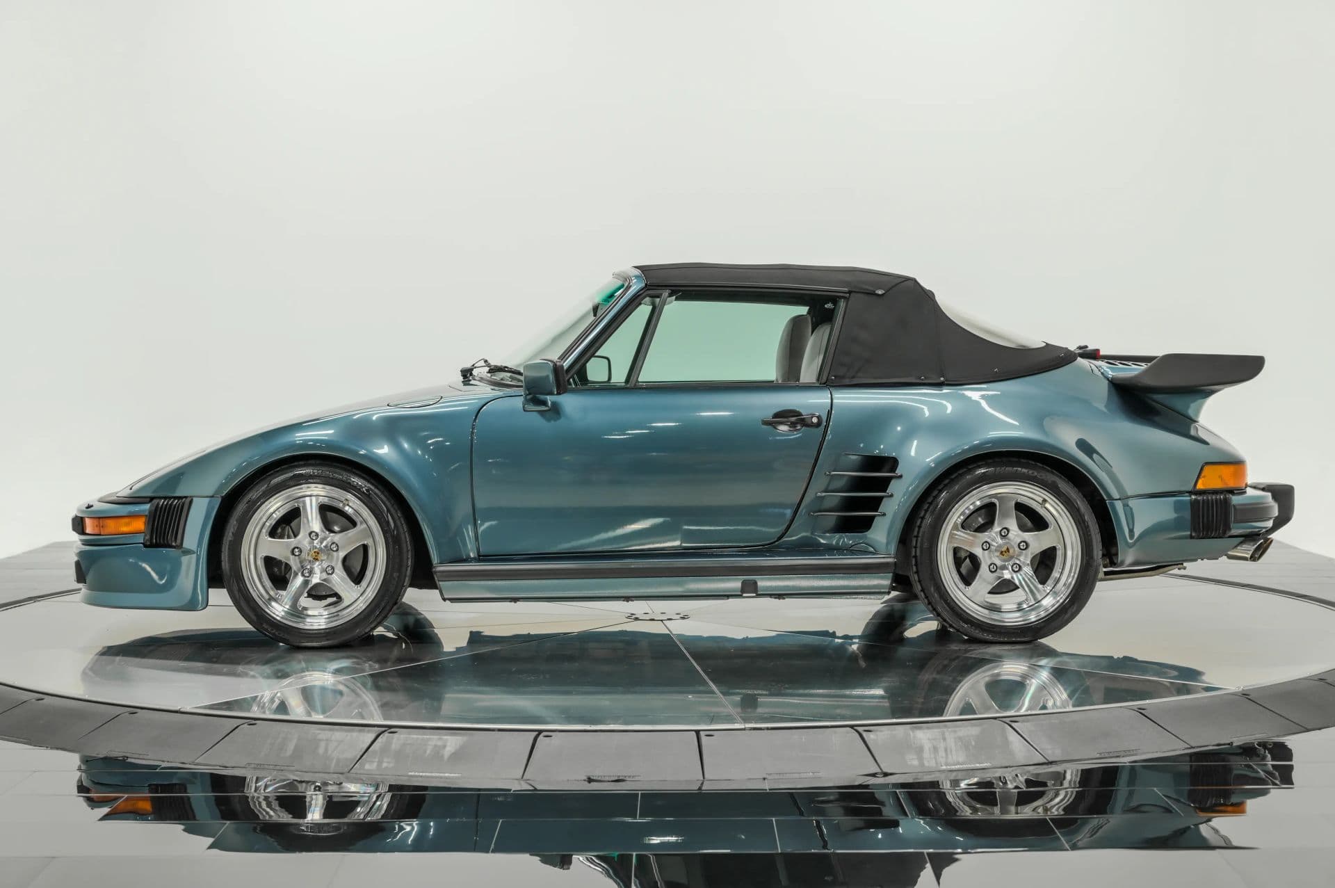 1987 Porsche 911 2D Cabriolet - thumbnail 2