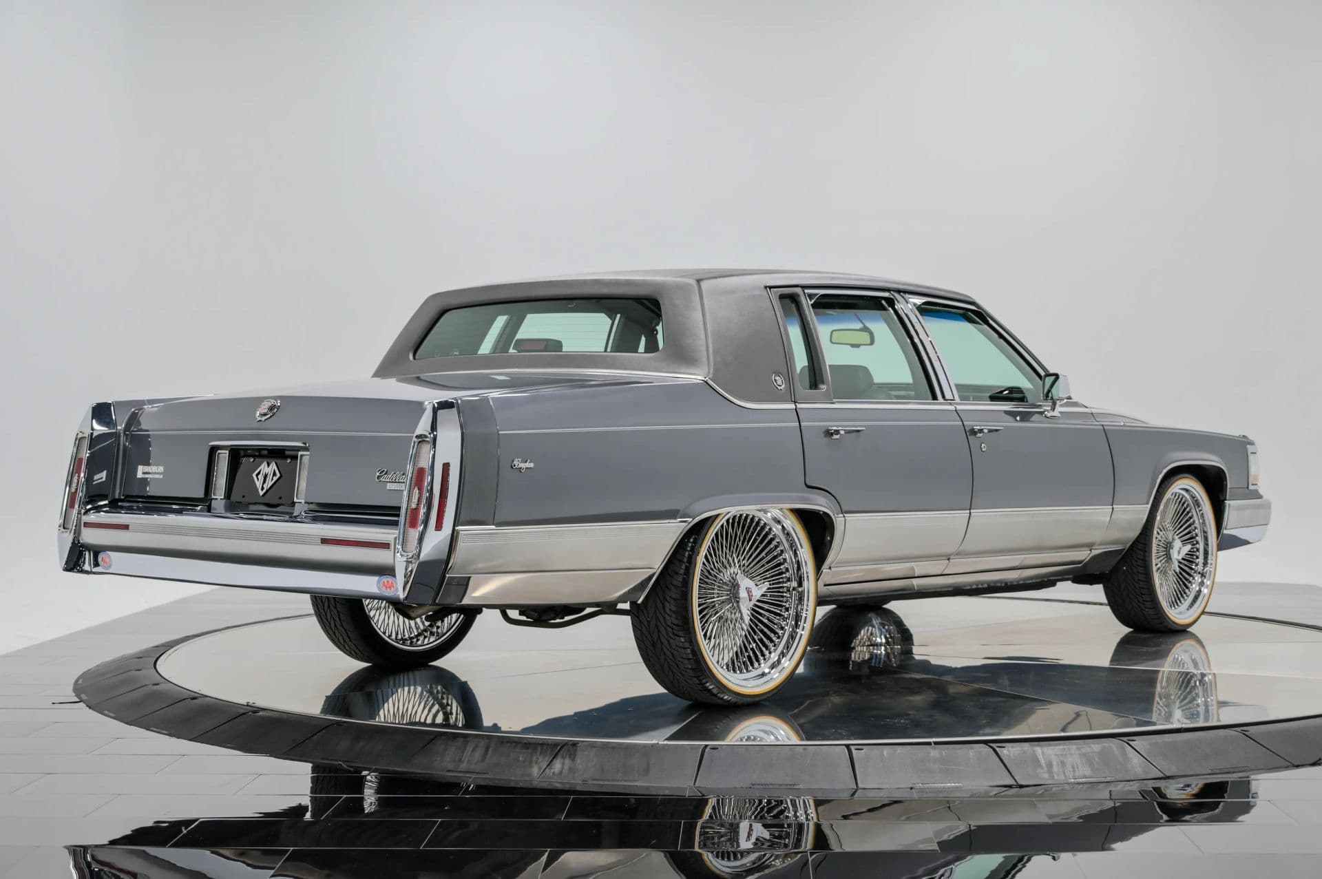 1991 Cadillac Brougham 4D Sedan RWD - thumbnail 8