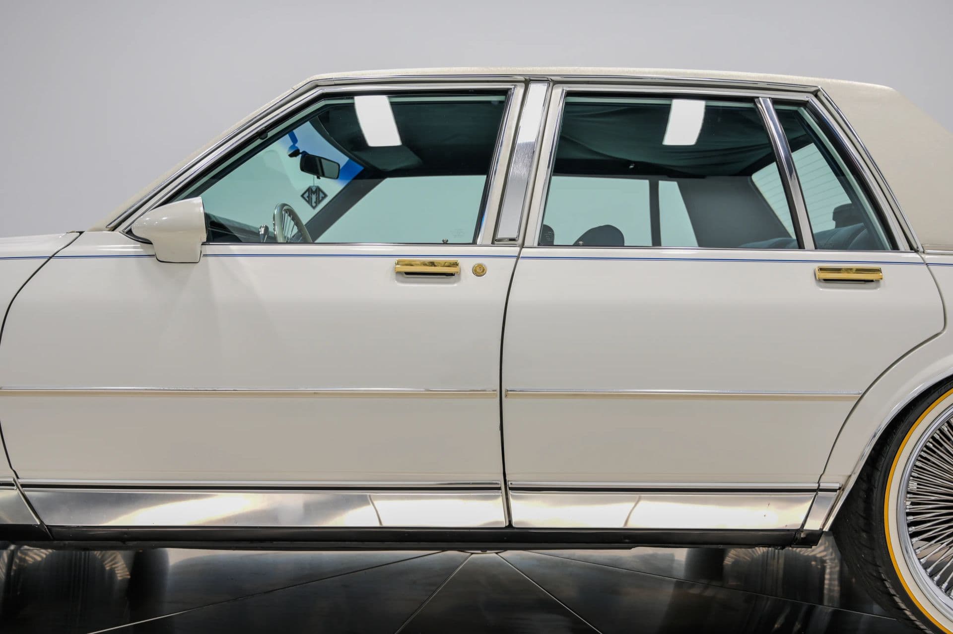 1989 Chevrolet Caprice Classic Brougham 4D Sedan - thumbnail 18