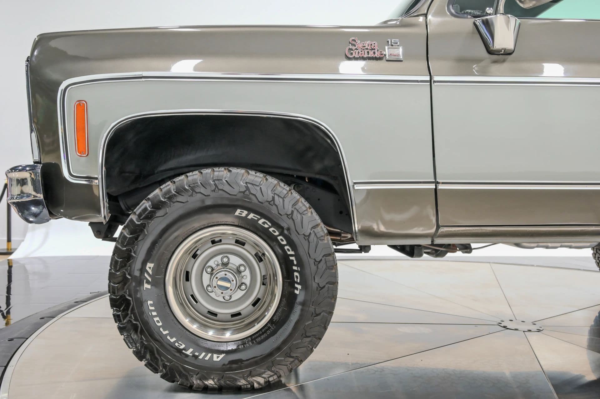 1979 GMC Sierra Grande Pick Up - thumbnail 19